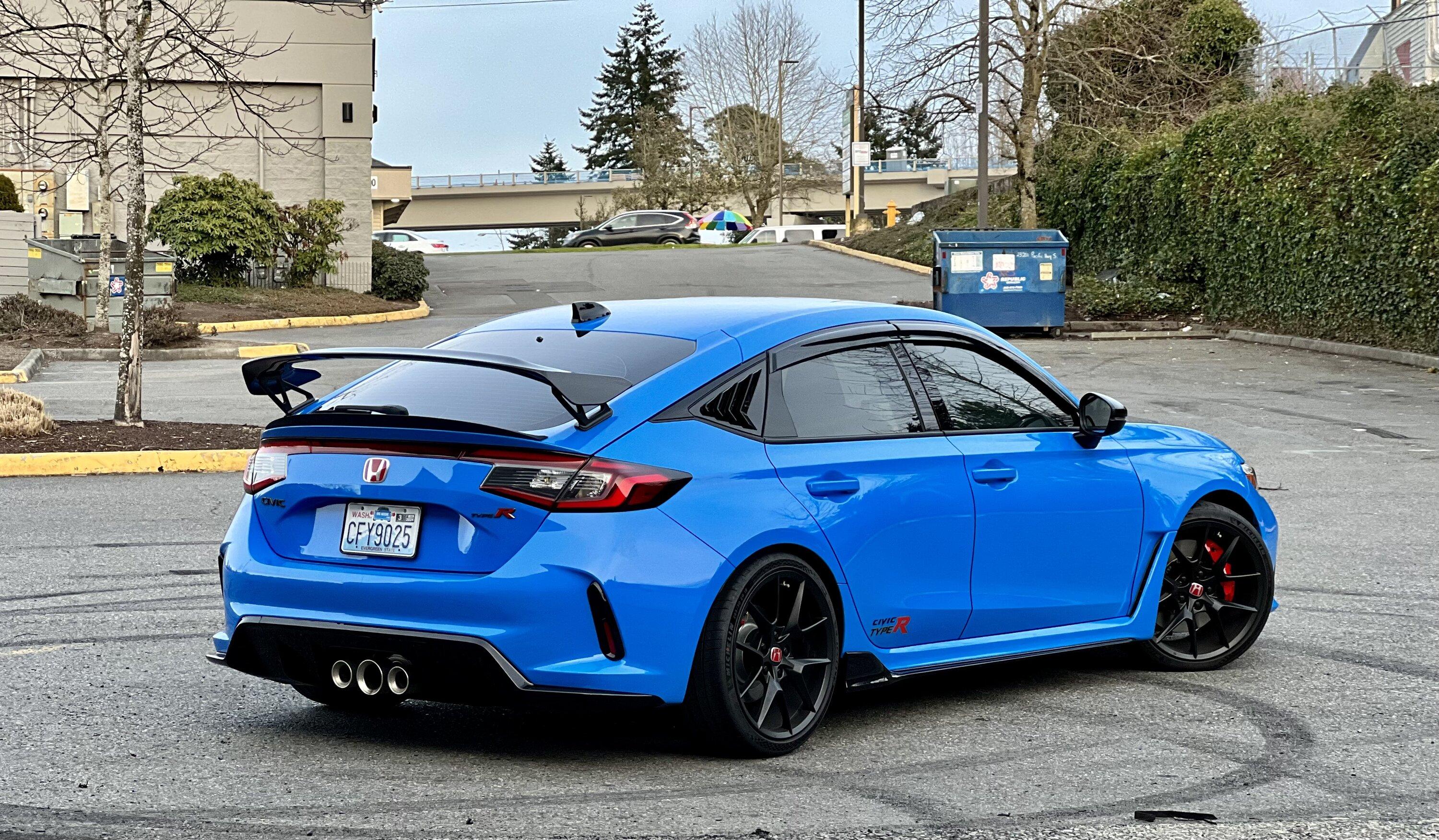 11th Gen Honda Civic Pic request: Type R quarter panel decal FC2D169E-486D-4588-A4DA-143FCD778D20