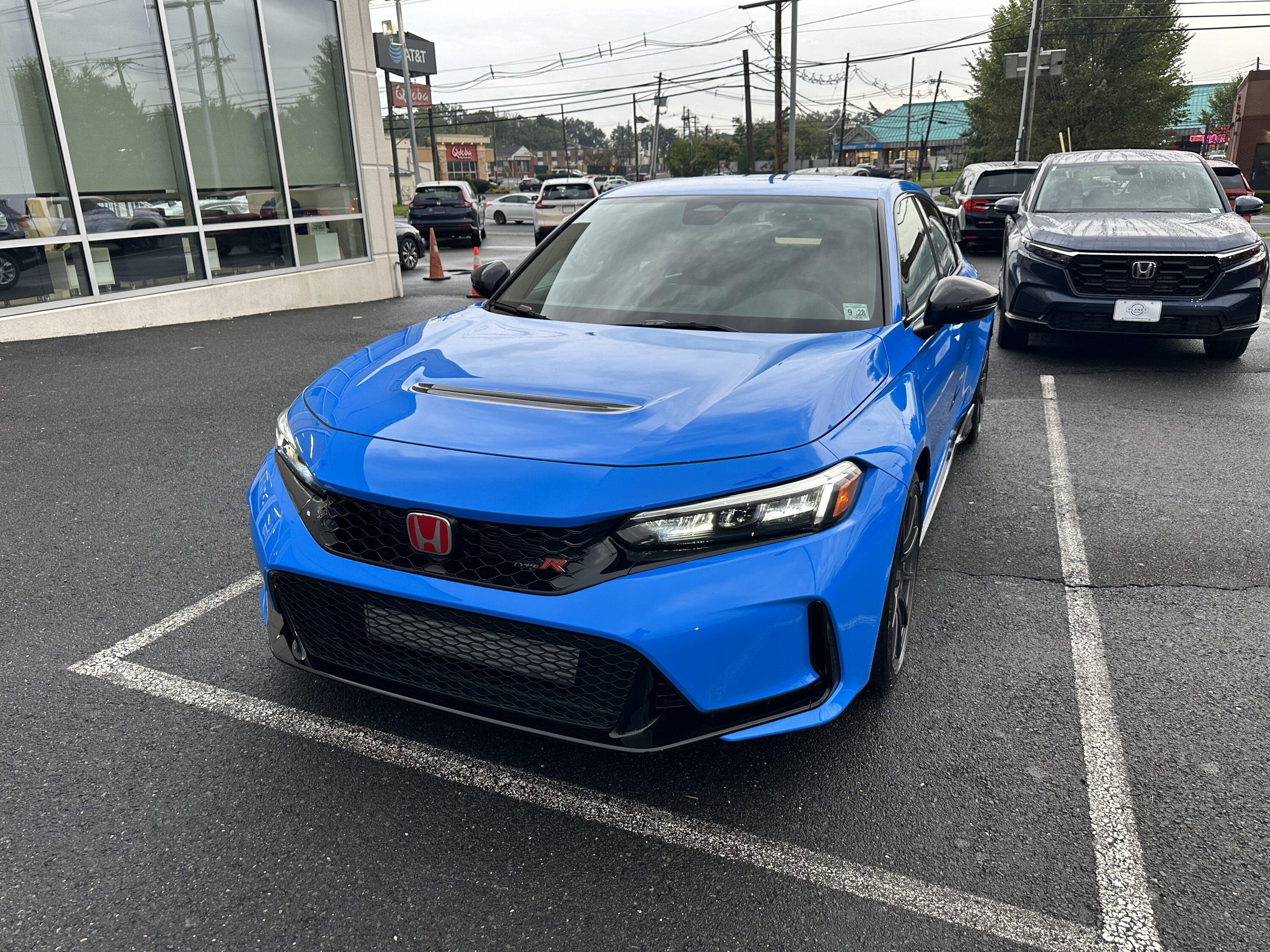 11th Gen Honda Civic Post your FL5 Civic Type R delivery pics! 🙌 📸 IMG_3843