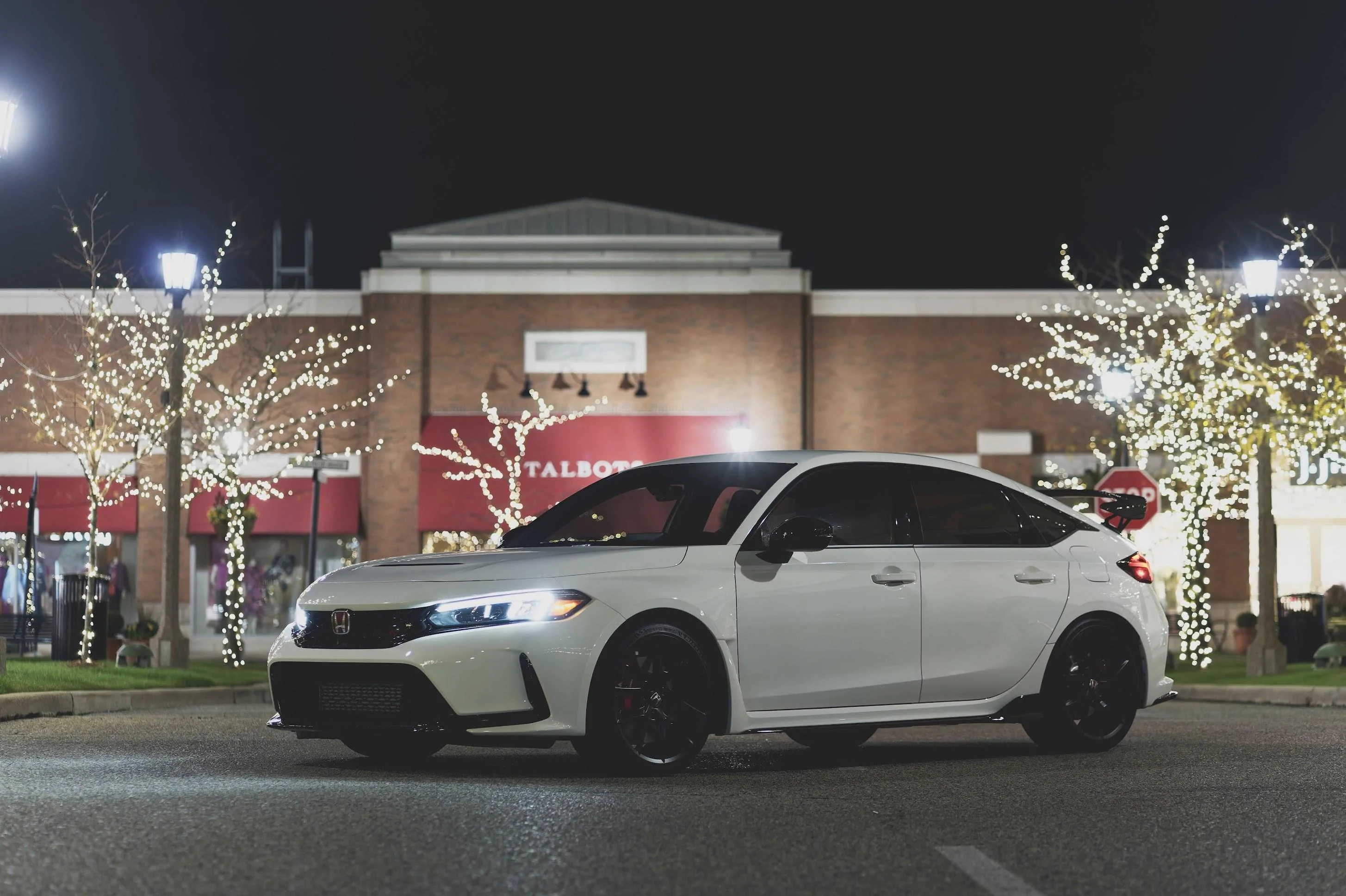 11th Gen Honda Civic Official CHAMPIONSHIP WHITE FL5 Type R Photos Thread mj90YjHeyQ0SgReikzc=w2909-h1937-s-no-gm?authuser=0