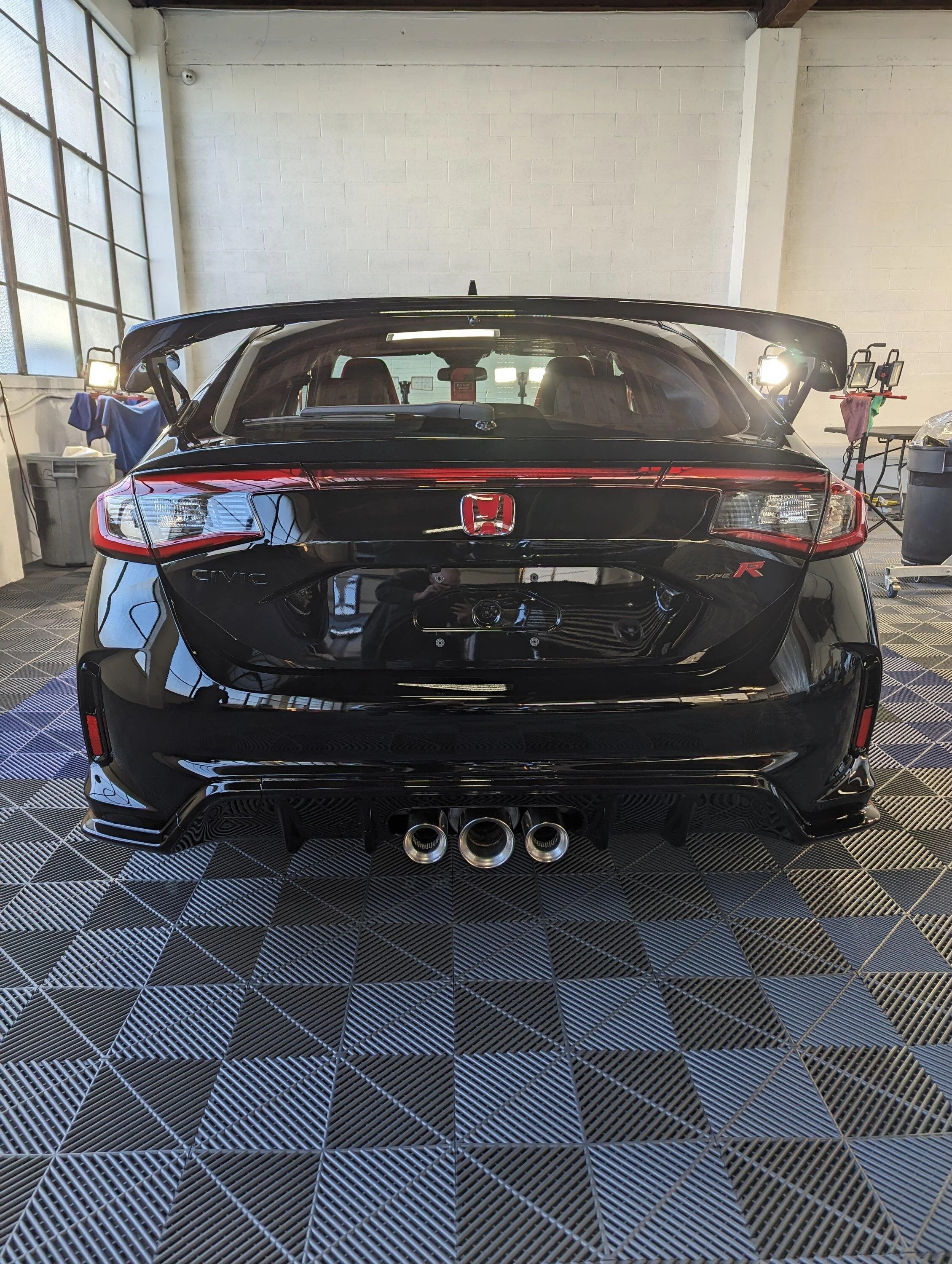 11th Gen Honda Civic Post your FL5 Civic Type R delivery pics! 🙌 📸 1000000964