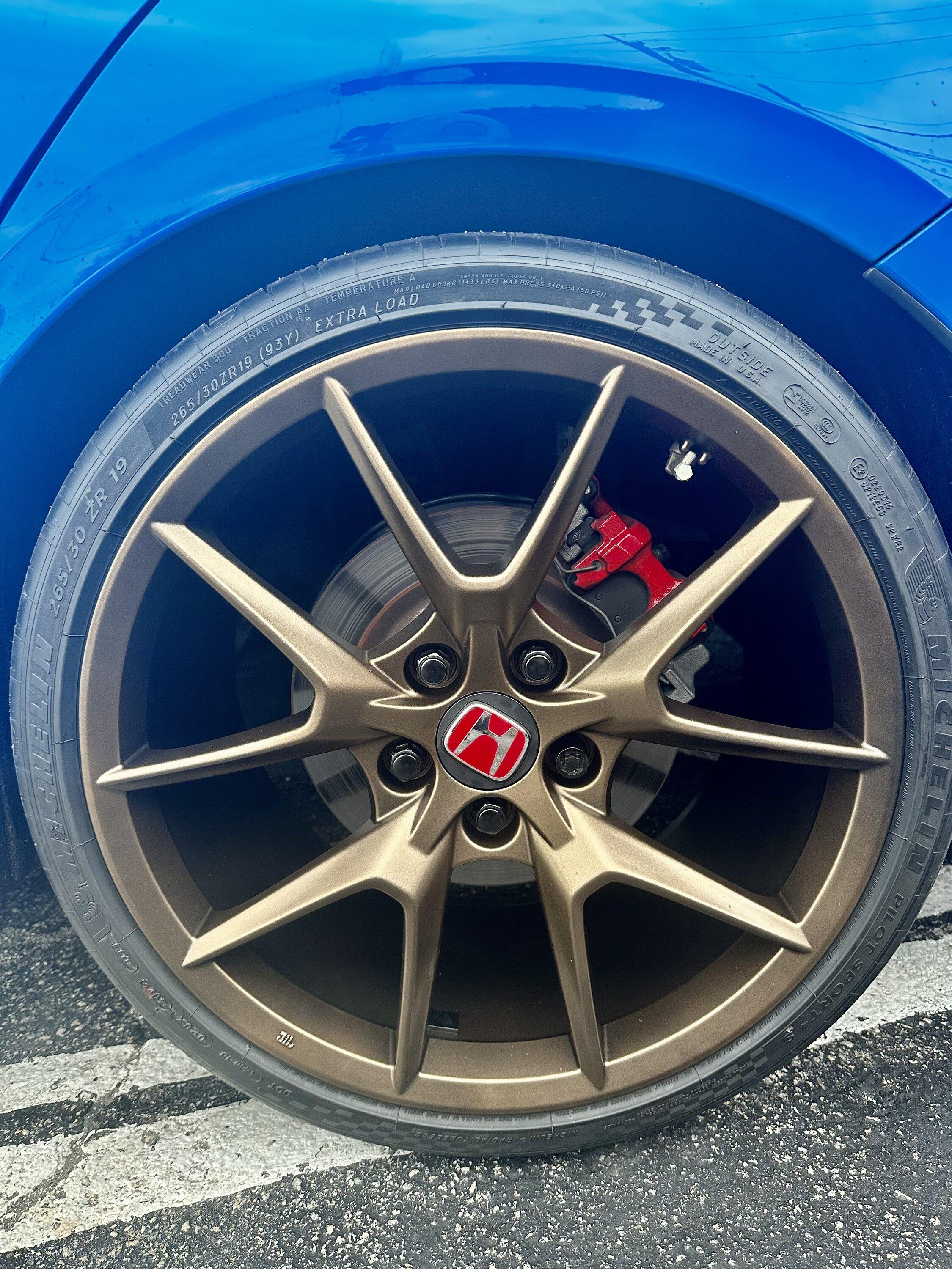 11th Gen Honda Civic FL5 Civic Type R on Bronze Wheels (Put Pictures Here) IMG_5571