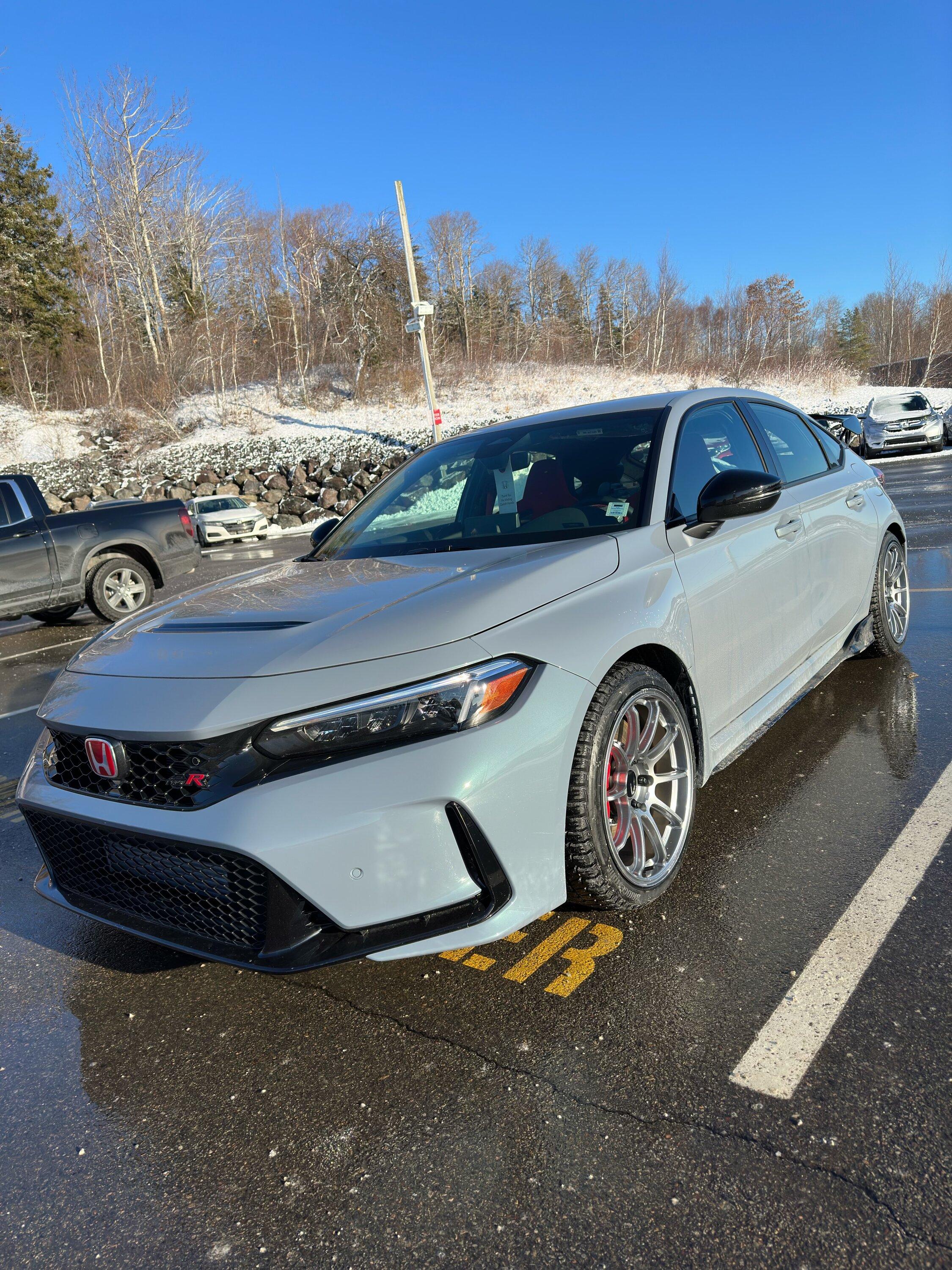 11th Gen Honda Civic Canadian dealer asked what colour Type R I want IMG_1271