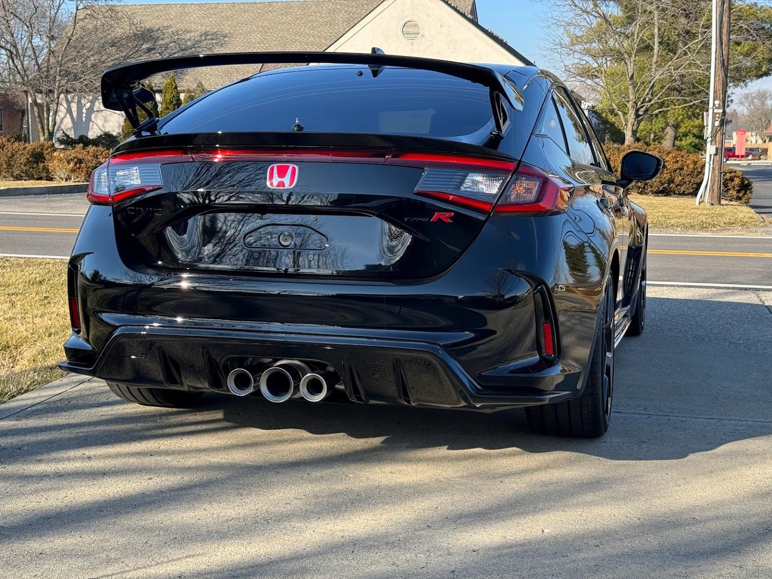 11th Gen Honda Civic Official CRYSTAL BLACK PEARL FL5 Type R Photos Thread IMG_0684