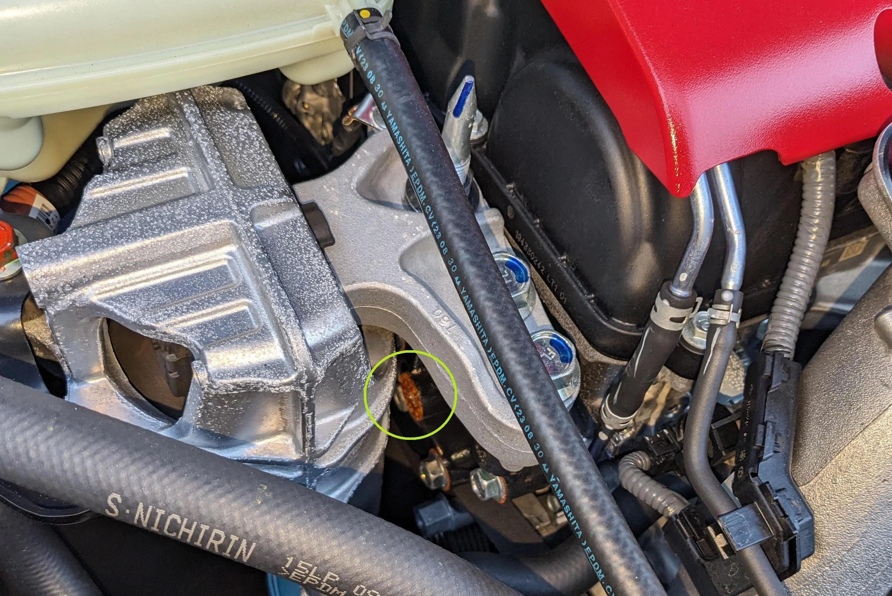 11th Gen Honda Civic Missing screw on the engine? noscr
