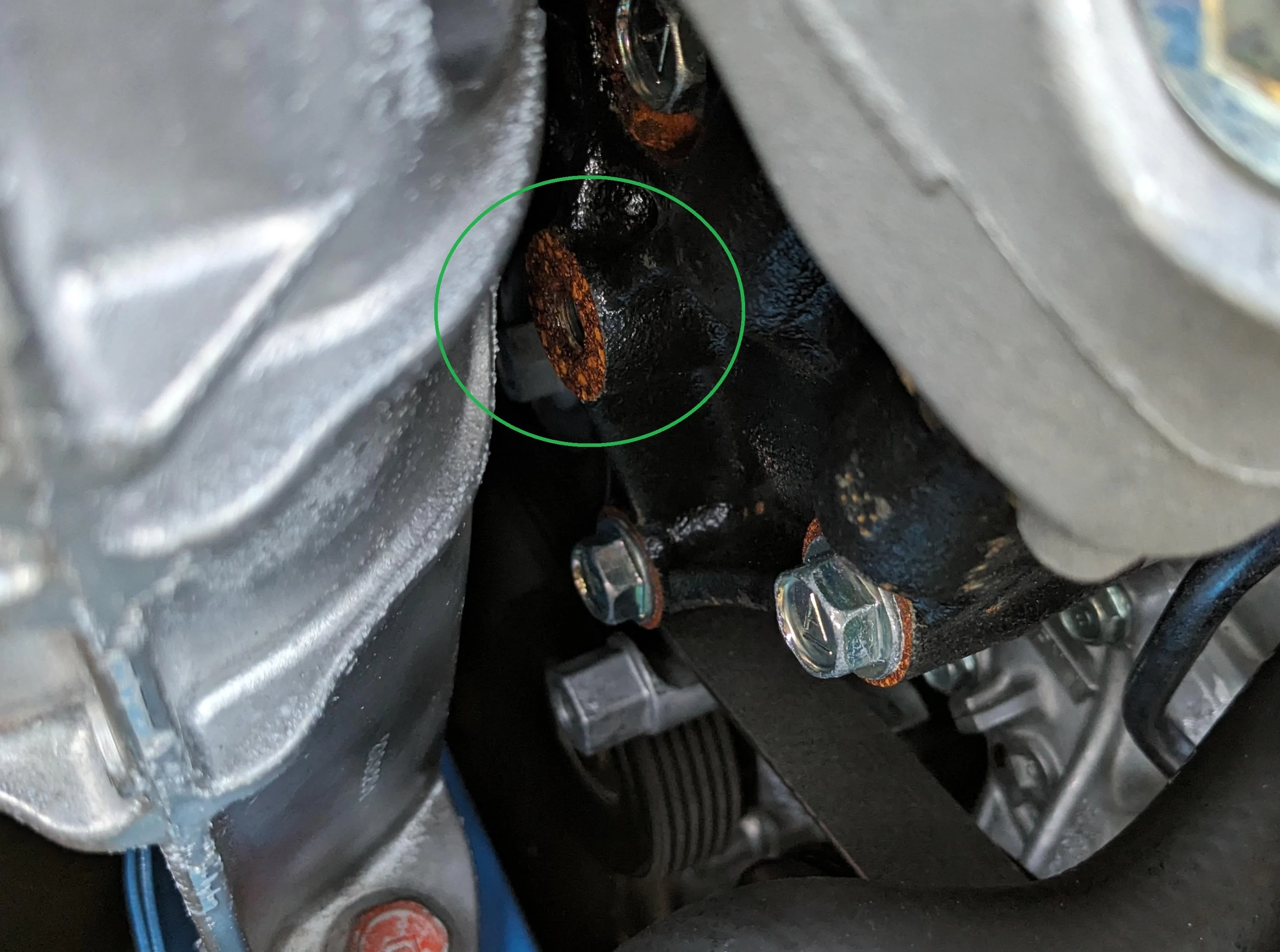 11th Gen Honda Civic Missing screw on the engine? noscrew2