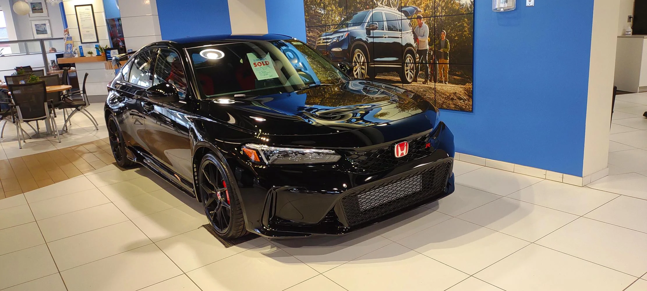 11th Gen Honda Civic Post your FL5 Civic Type R delivery pics! 🙌 📸 Front angle sold122