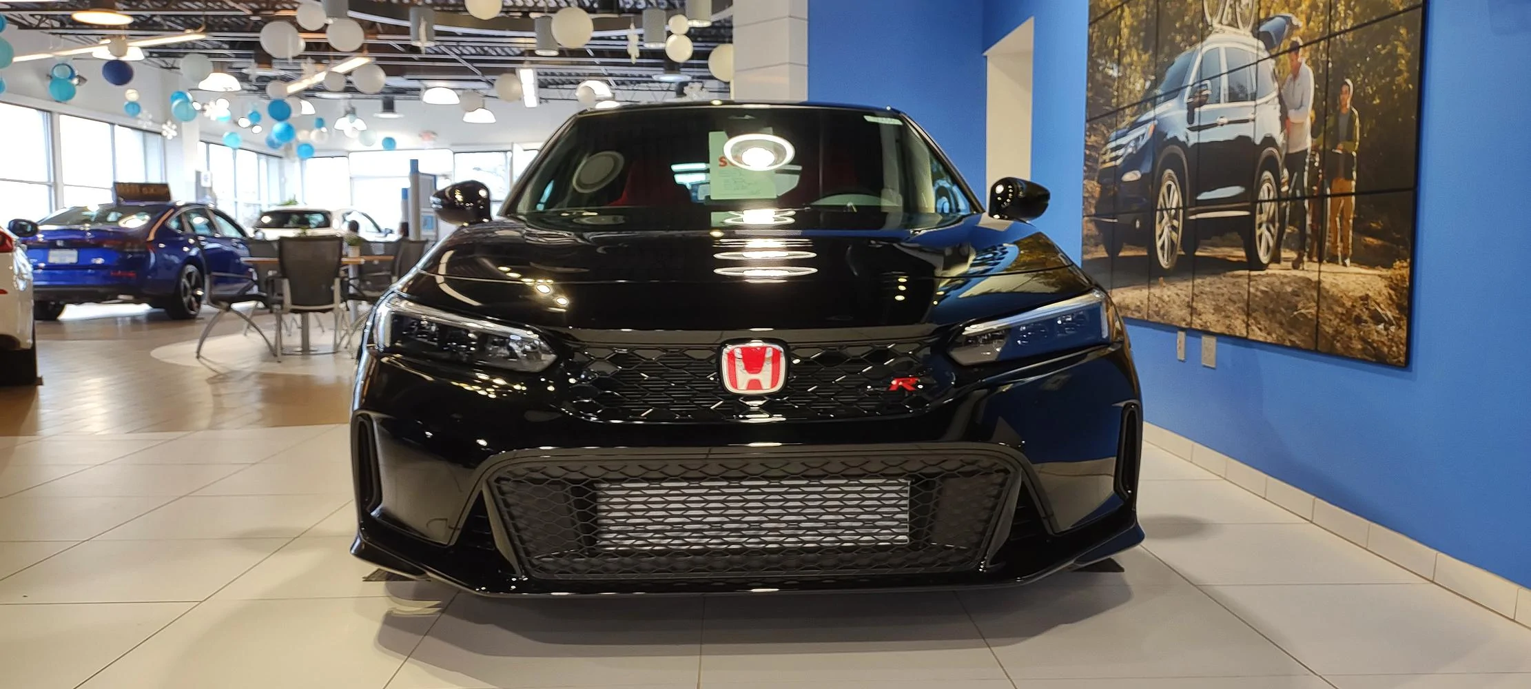 11th Gen Honda Civic Post your FL5 Civic Type R delivery pics! 🙌 📸 Dealer front hood down resized707