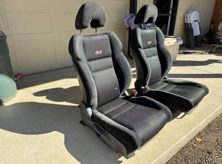 11th Gen Honda Civic FS: Civic si front seats FB_IMG_1710194330288