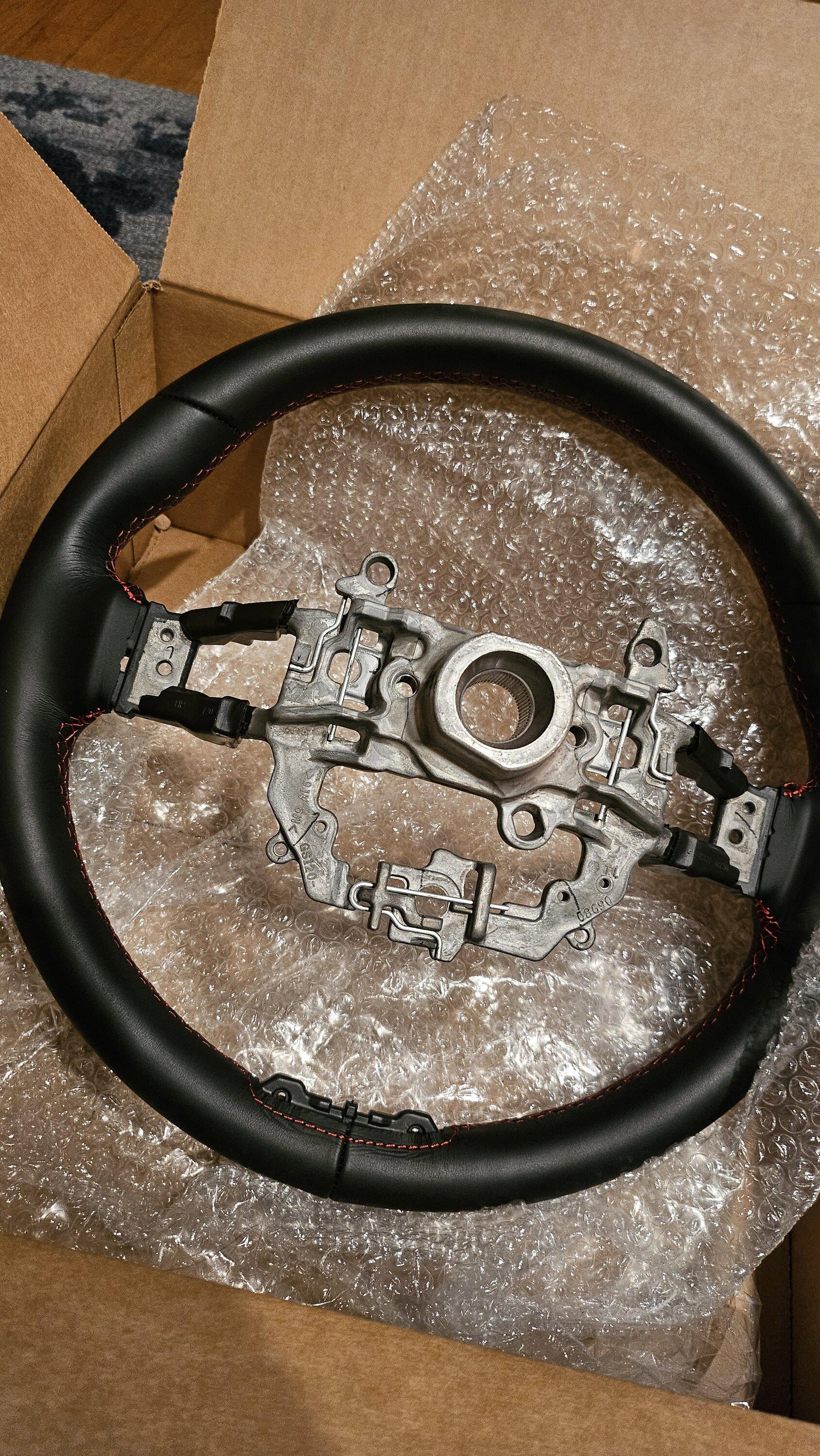 11th Gen Honda Civic OEM FL5 Steering Wheel 20240328_194107