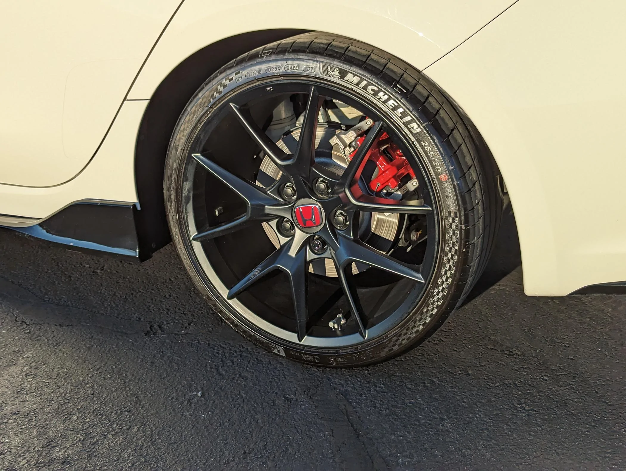 11th Gen Honda Civic 2023 Civic Type R 4900 Miles Championship White Reno, NV/NorCal PXL_20240412_014453991