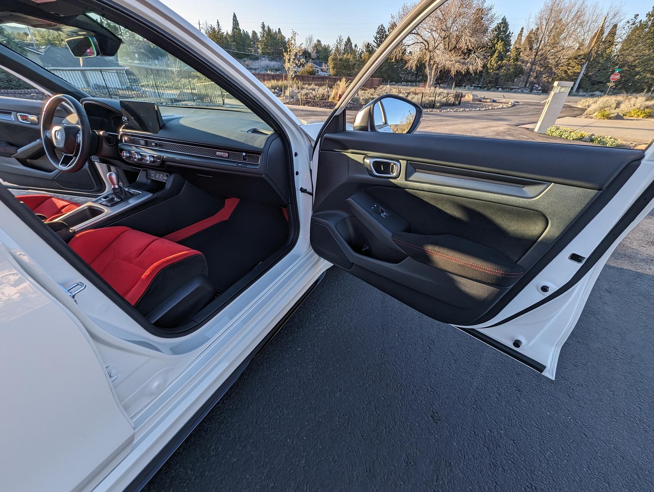 11th Gen Honda Civic 2023 Civic Type R 4900 Miles Championship White Reno, NV/NorCal PXL_20240412_014641287
