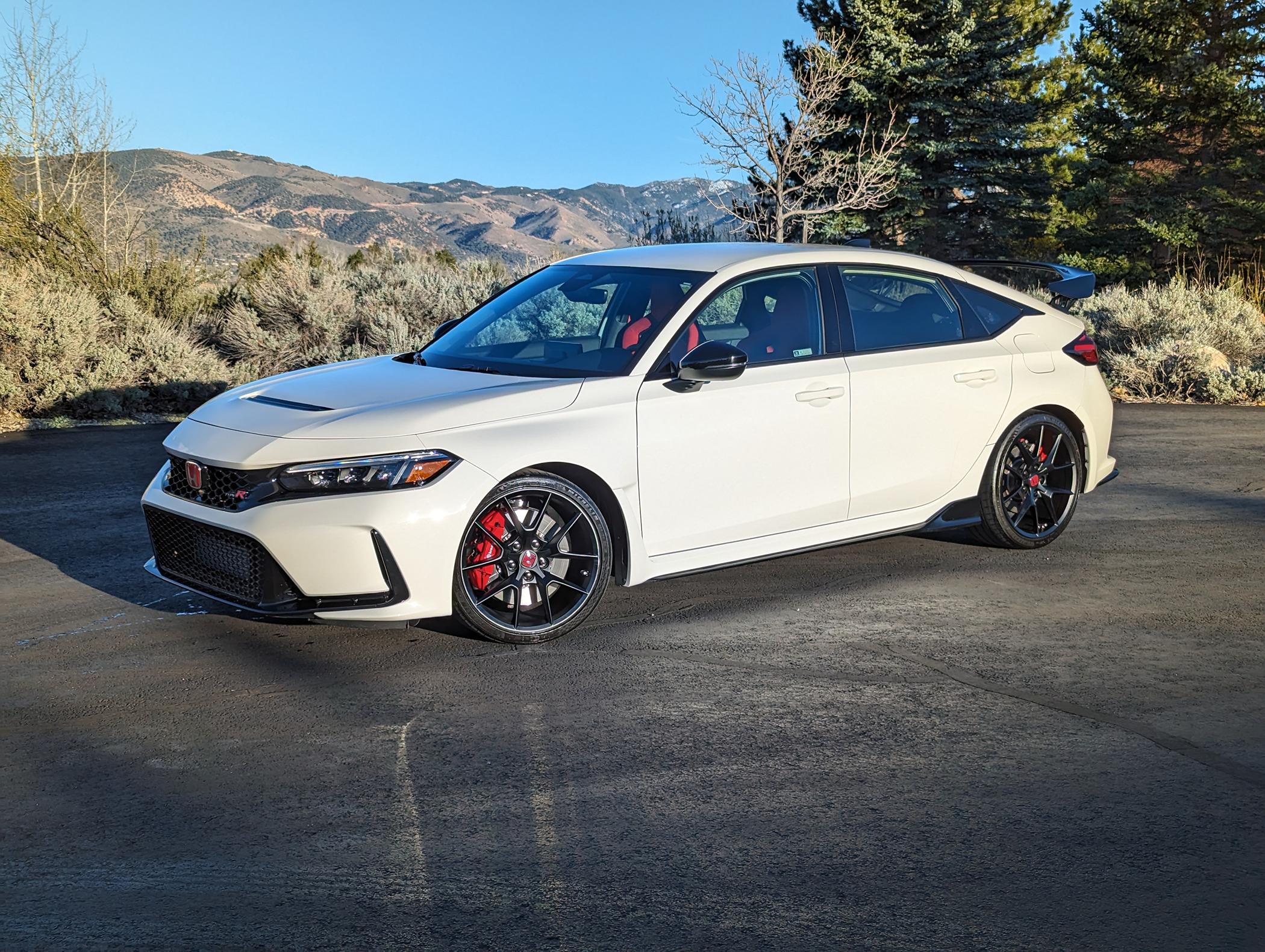 11th Gen Honda Civic 2023 Civic Type R 4900 Miles Championship White Reno, NV/NorCal PXL_20240412_014127972