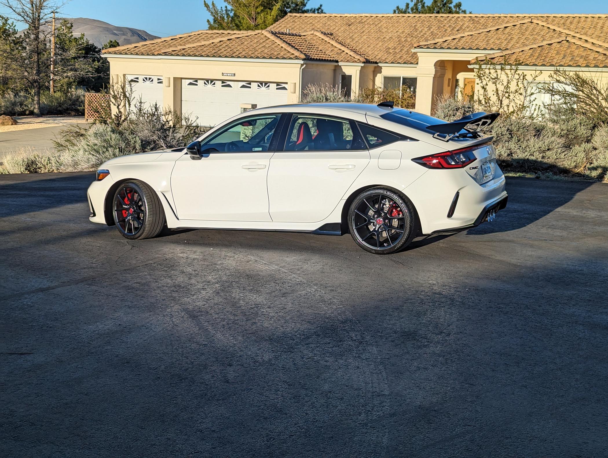 11th Gen Honda Civic 2023 Civic Type R 4900 Miles Championship White Reno, NV/NorCal PXL_20240412_014145956