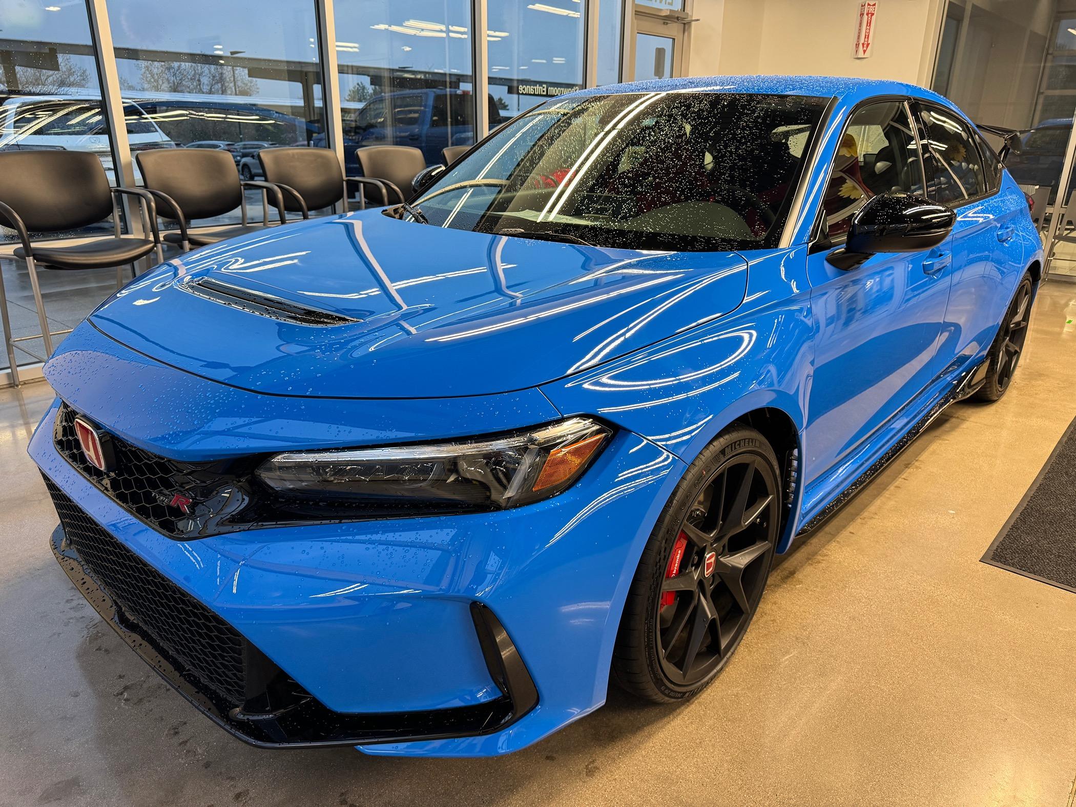 11th Gen Honda Civic Post your FL5 Civic Type R delivery pics! 🙌 📸 IMG_1332