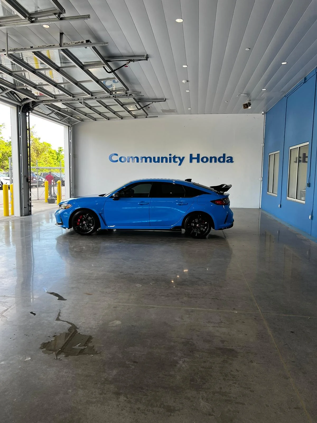 11th Gen Honda Civic Post your FL5 Civic Type R delivery pics! 🙌 📸 IMG_1047