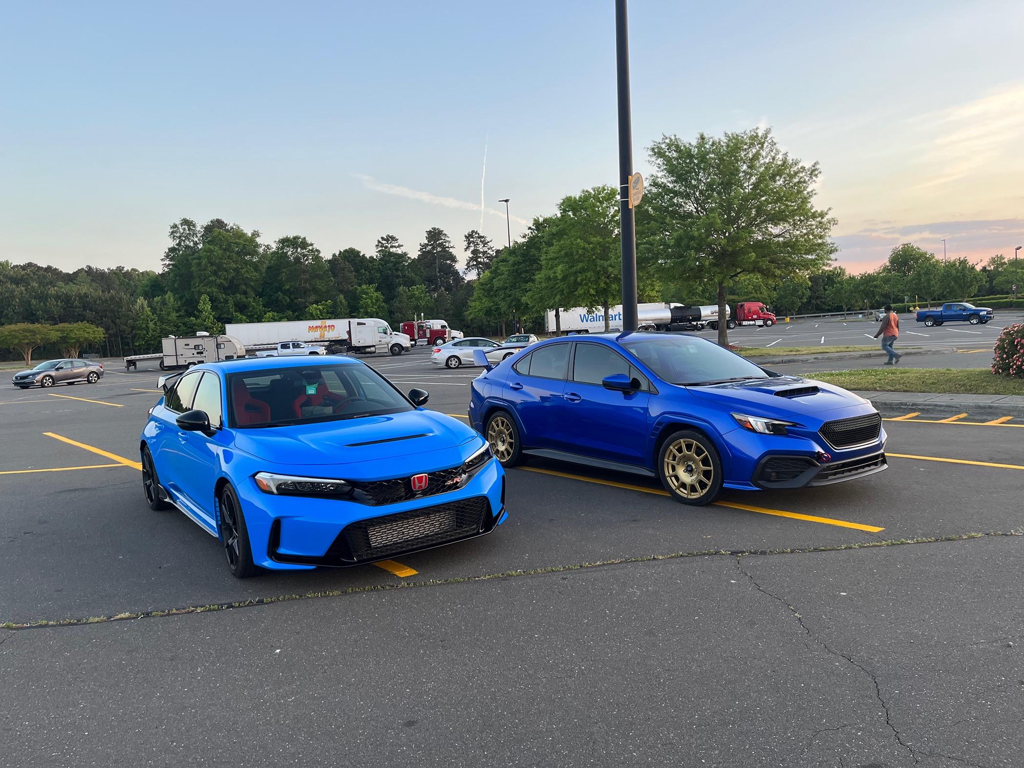 11th Gen Honda Civic I’ll just park next to you thank you BB6E3E04-8AAA-4AF0-9042-4C303B4F8DA9