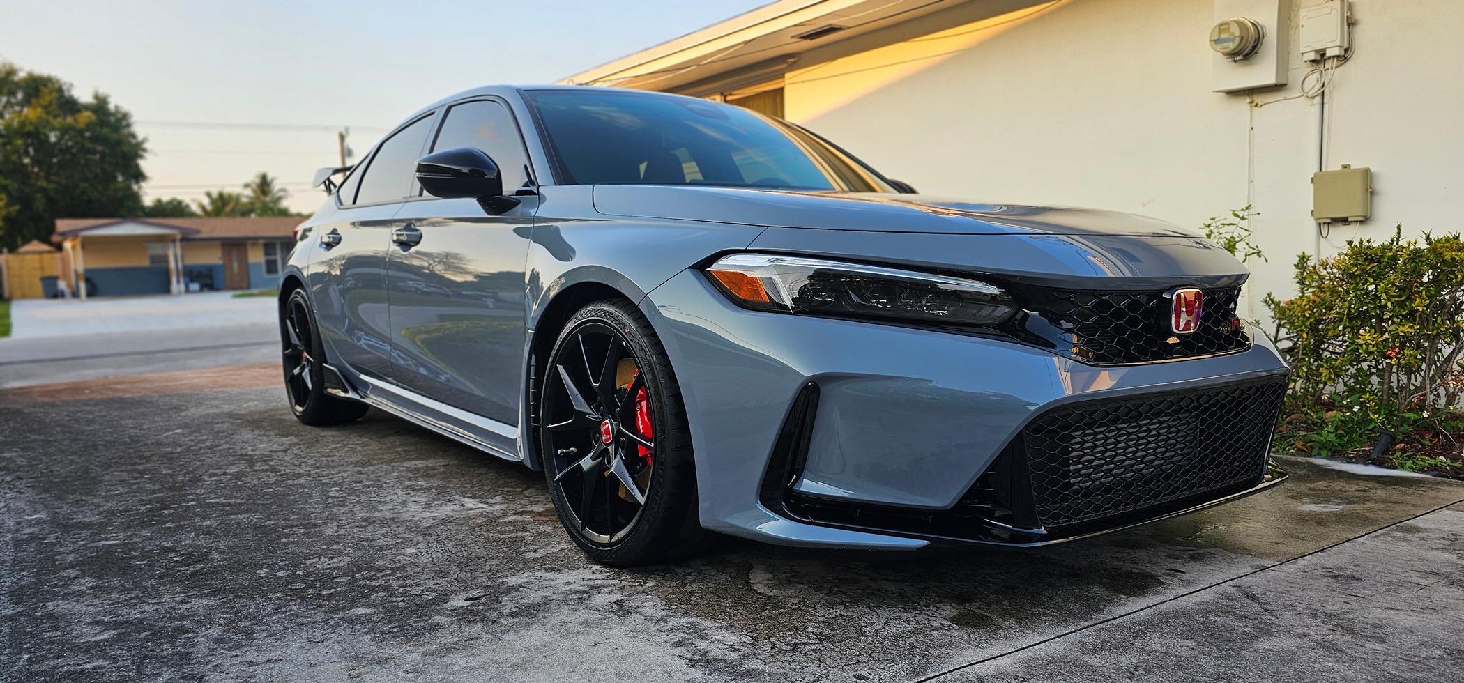11th Gen Honda Civic Post your FL5 Civic Type R delivery pics! 🙌 📸 20240512_192243