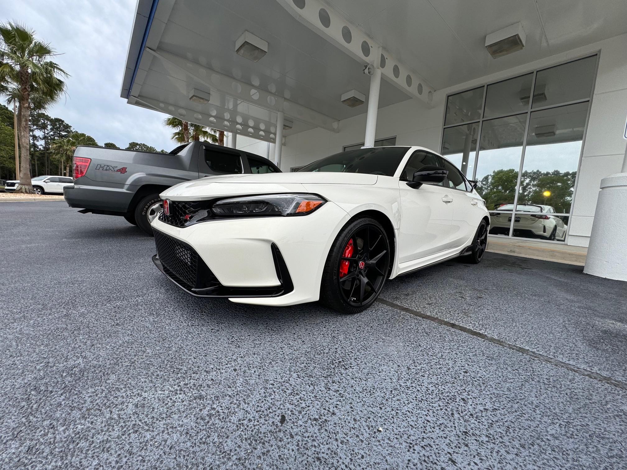 11th Gen Honda Civic Post your FL5 Civic Type R delivery pics! 🙌 📸 IMG_3893