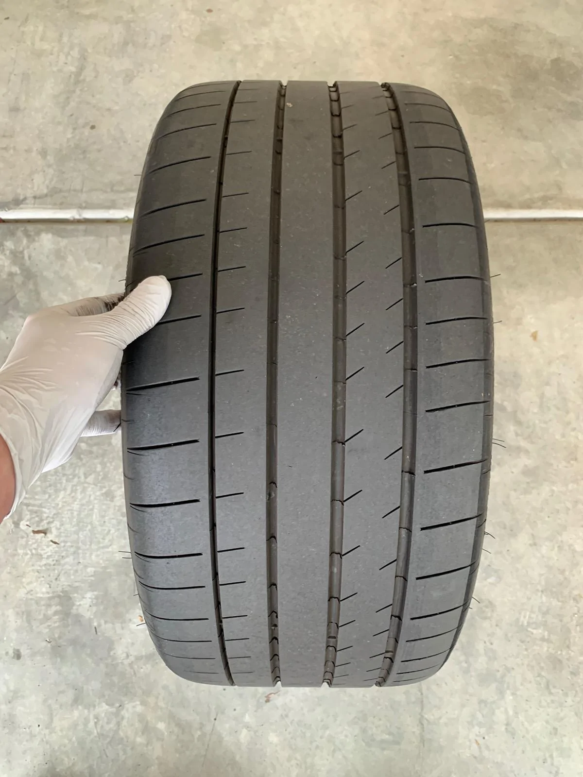 11th Gen Honda Civic SOLD 2023 Honda Civic Type R OEM Wheels and Tires 3DCEC833-F2E4-4446-94AF-A4B6B6125729