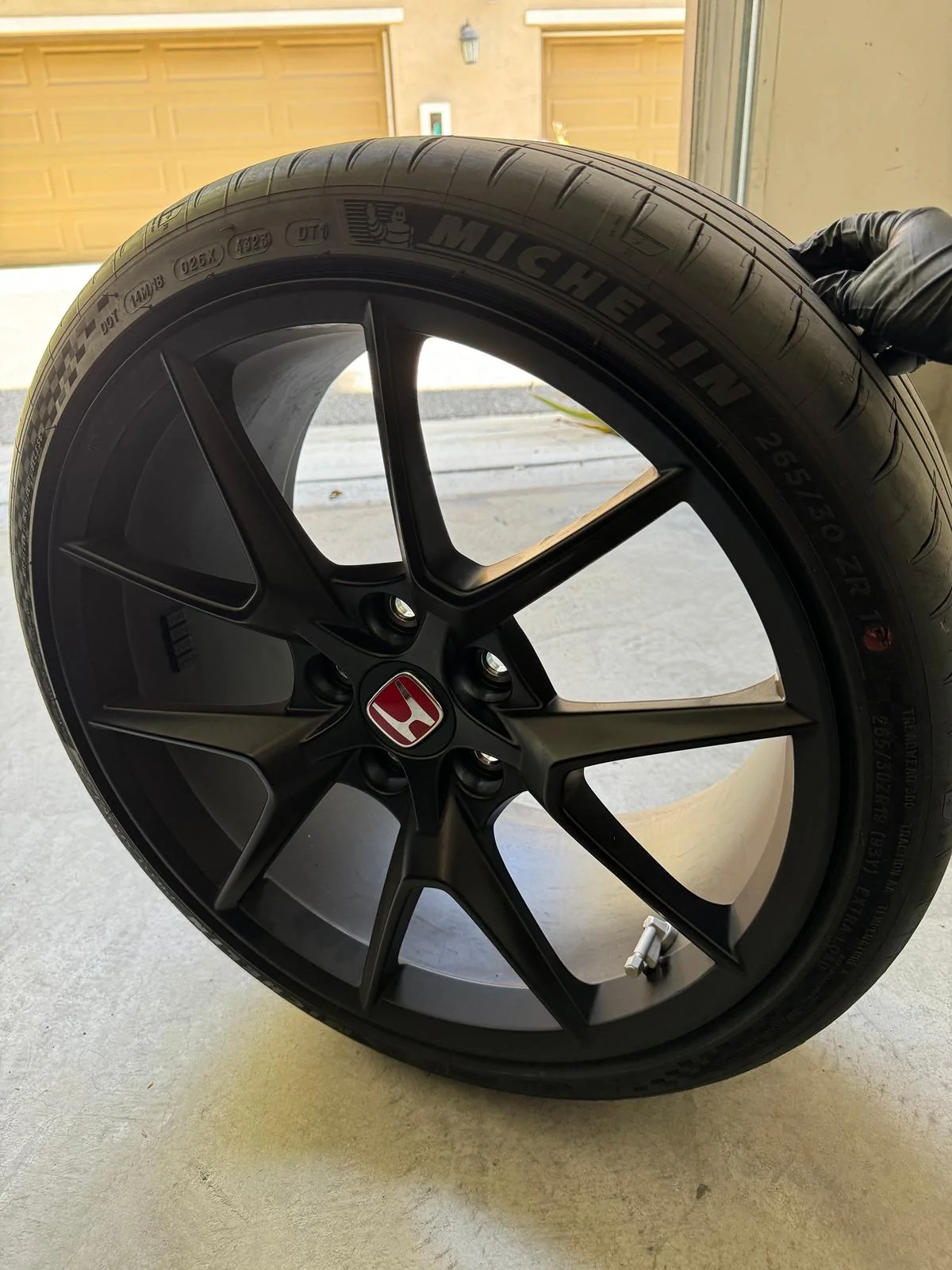11th Gen Honda Civic 2024 Honda Civic Type R FL5 OEM Wheel and Tire Set (SOLD!) IMG_1619
