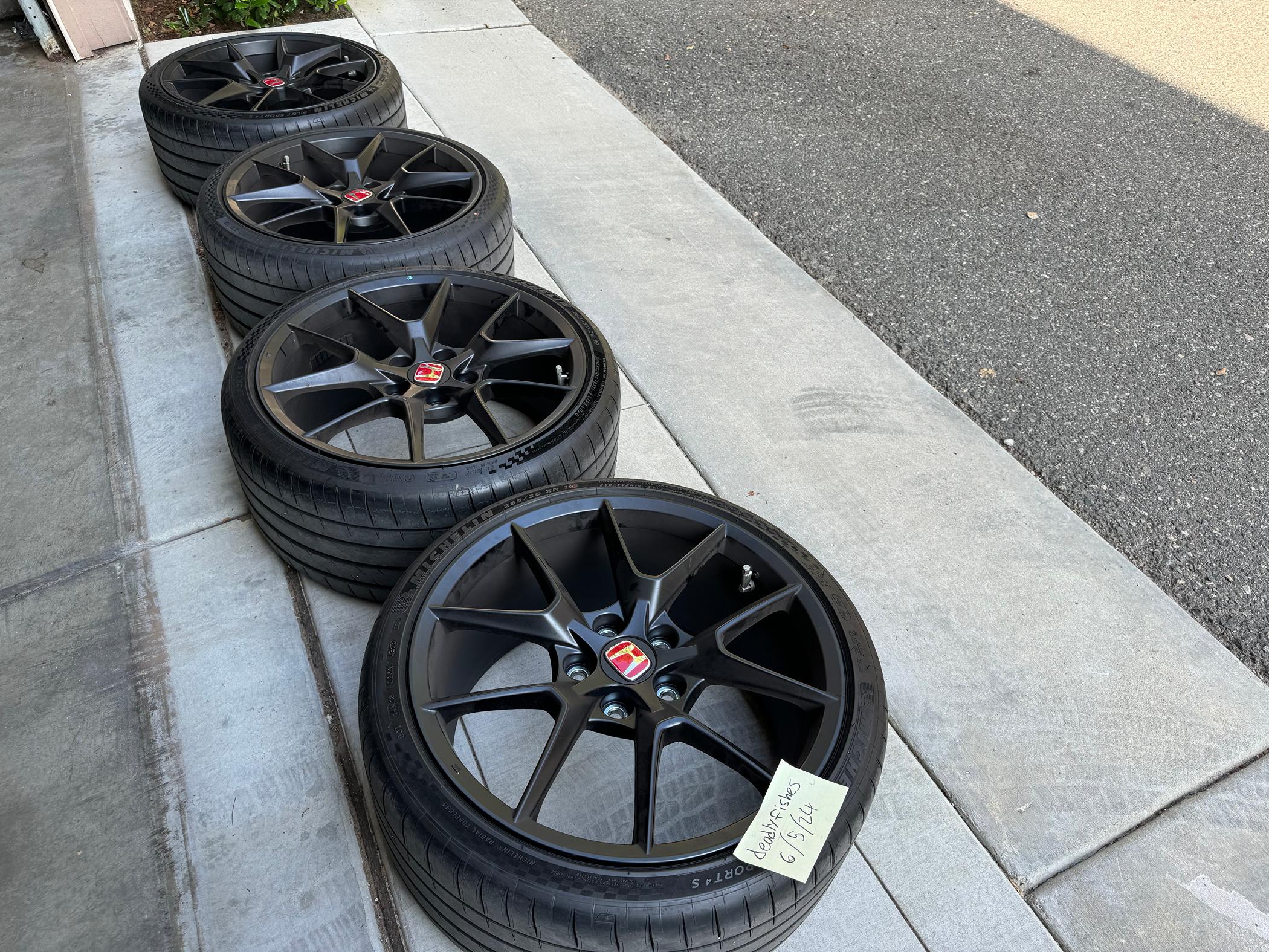 11th Gen Honda Civic 2024 Honda Civic Type R FL5 OEM Wheel and Tire Set (SOLD!) IMG_1628