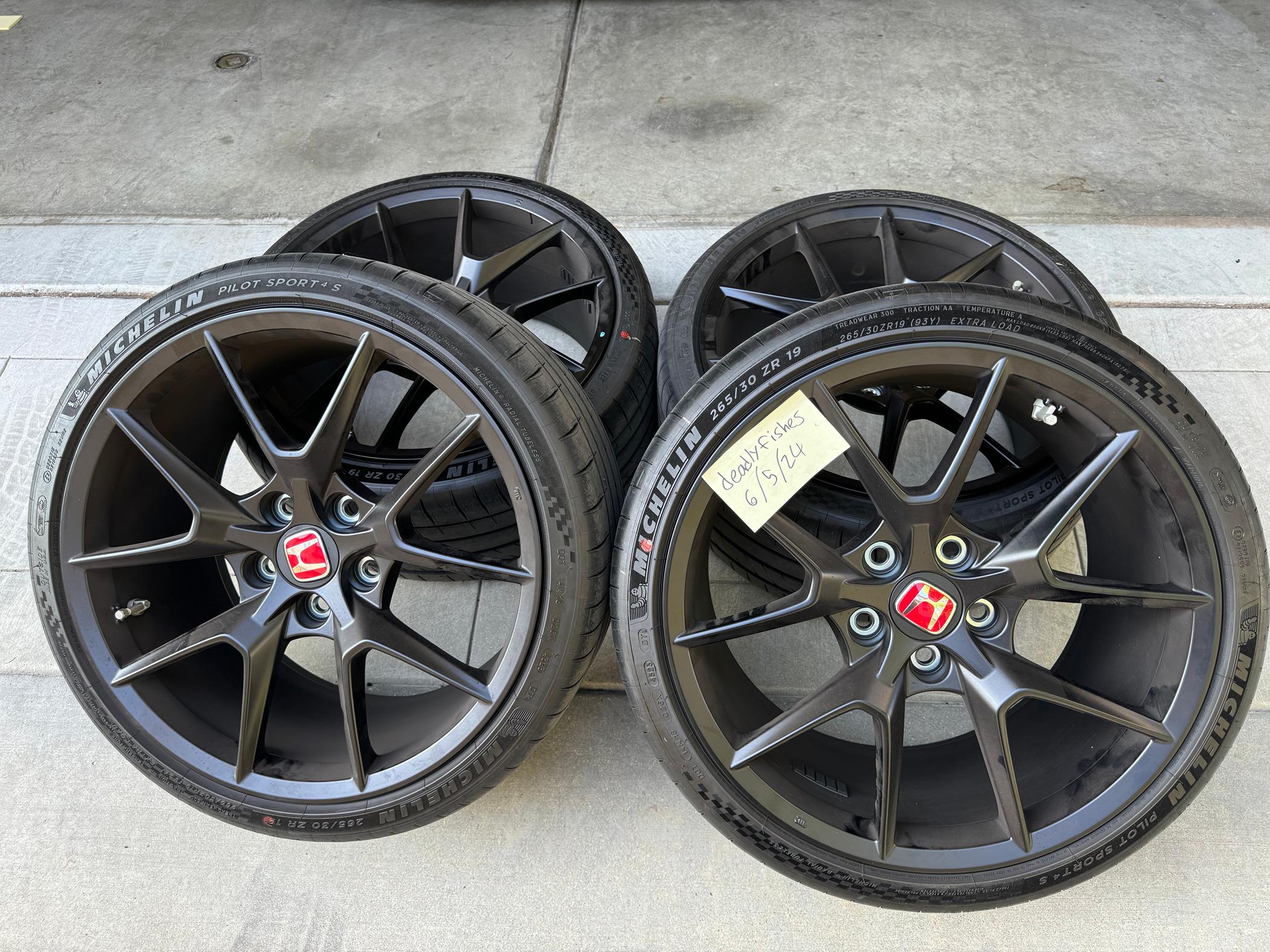 11th Gen Honda Civic (SOLD!) 2024 Type R FL5 OEM Wheel and Tire Set! - Near Mint Condition! IMG_1636