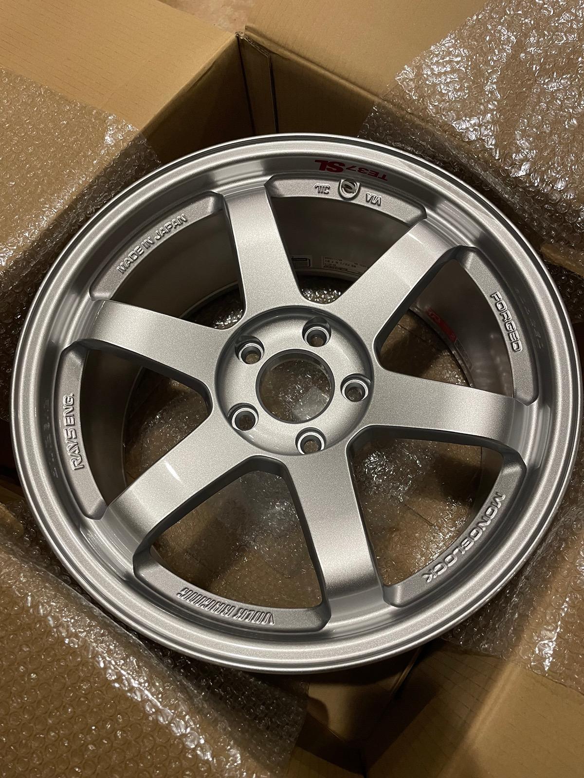 11th Gen Honda Civic Volk Te37SL Diamond Silver 18x9.5 +38 5x120 IMG_8820