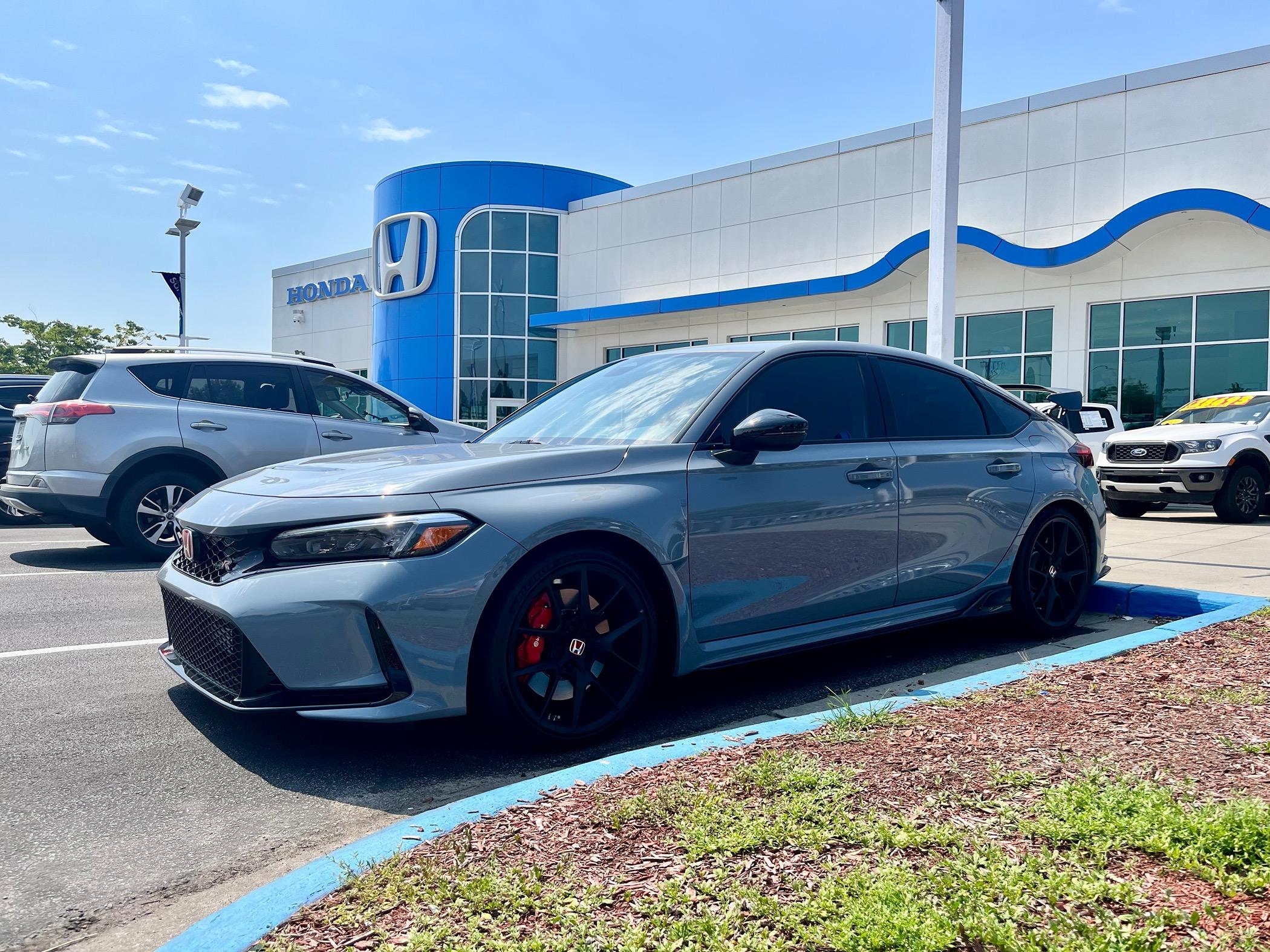 11th Gen Honda Civic Post your FL5 Civic Type R delivery pics! 🙌 📸 IMG_5182