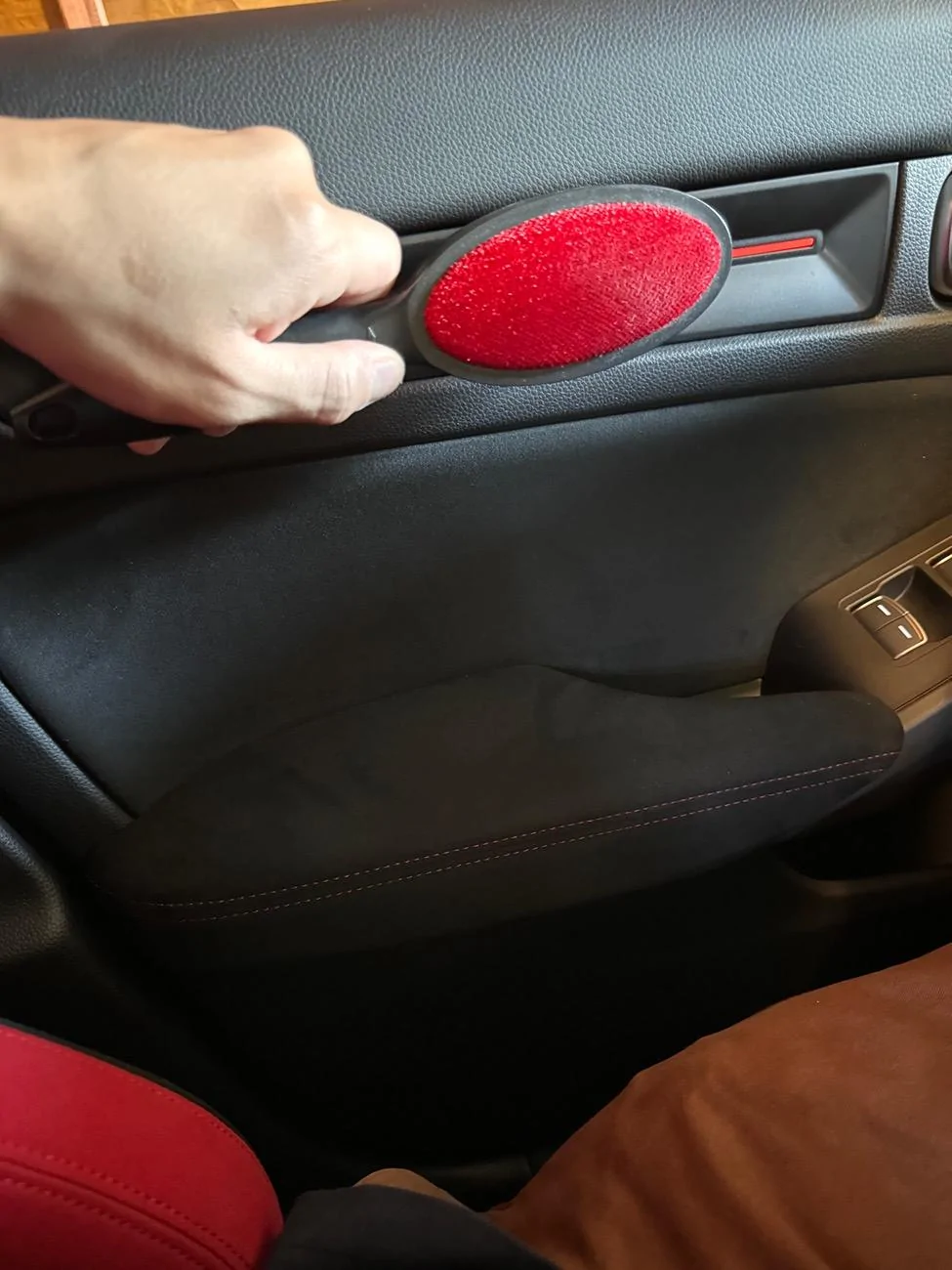 11th Gen Honda Civic Pro-Tip: Use lint brush to keep the alcantara door panels and armrest looking fresh IMG_2710