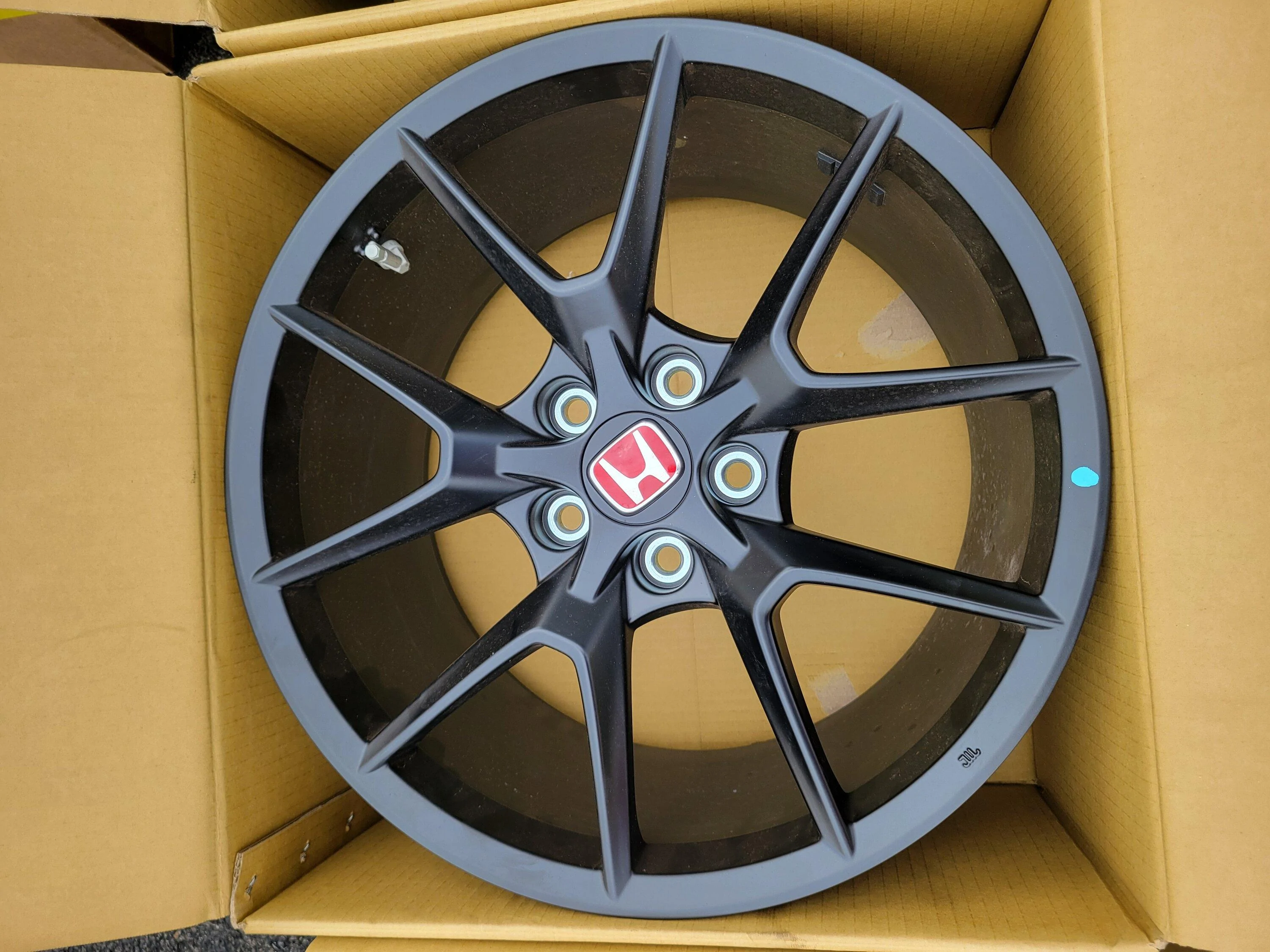 11th Gen Honda Civic OEM FL5 wheels 19x9.5 SOLD 20240704_142502