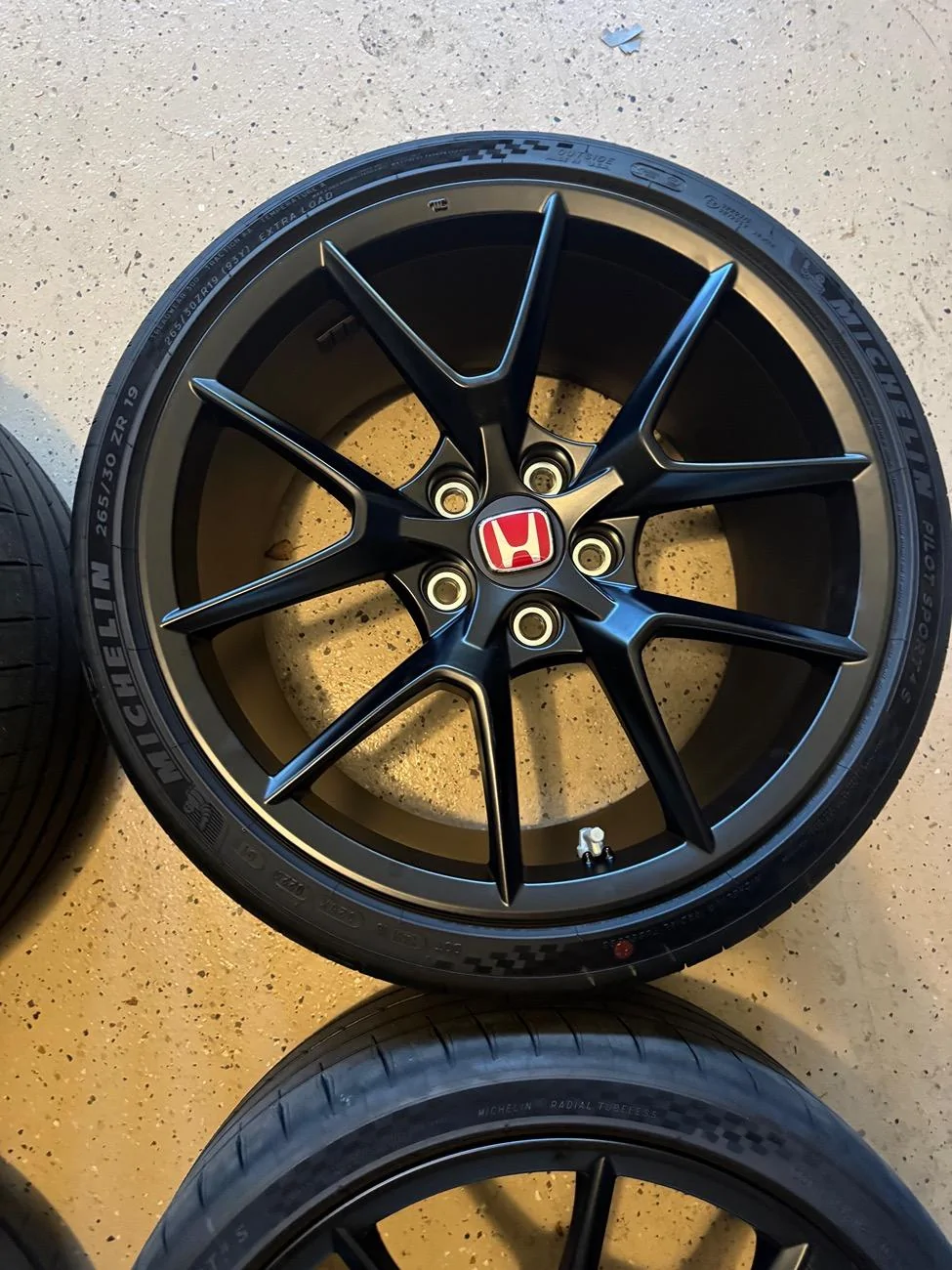 11th Gen Honda Civic OEM FL5 Wheels & Tires with 500 miles on them IMG_2894