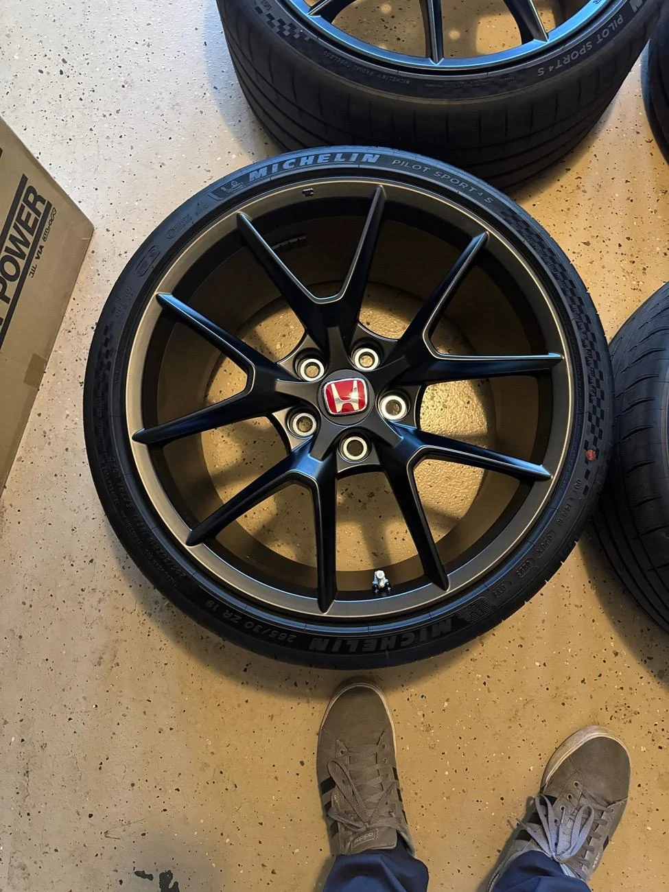 11th Gen Honda Civic OEM FL5 Wheels & Tires with 500 miles on them IMG_2892