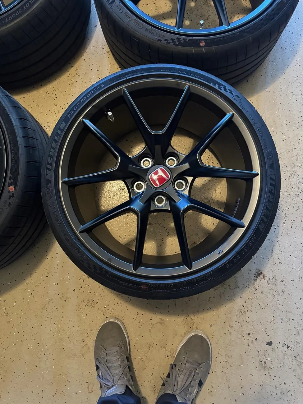 11th Gen Honda Civic OEM FL5 Wheels & Tires with 500 miles on them IMG_2891