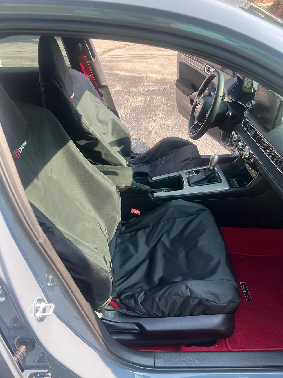 11th Gen Honda Civic Does anyone have pics of the Dream Automotive Front Seat Covers in Black? IMG_2253