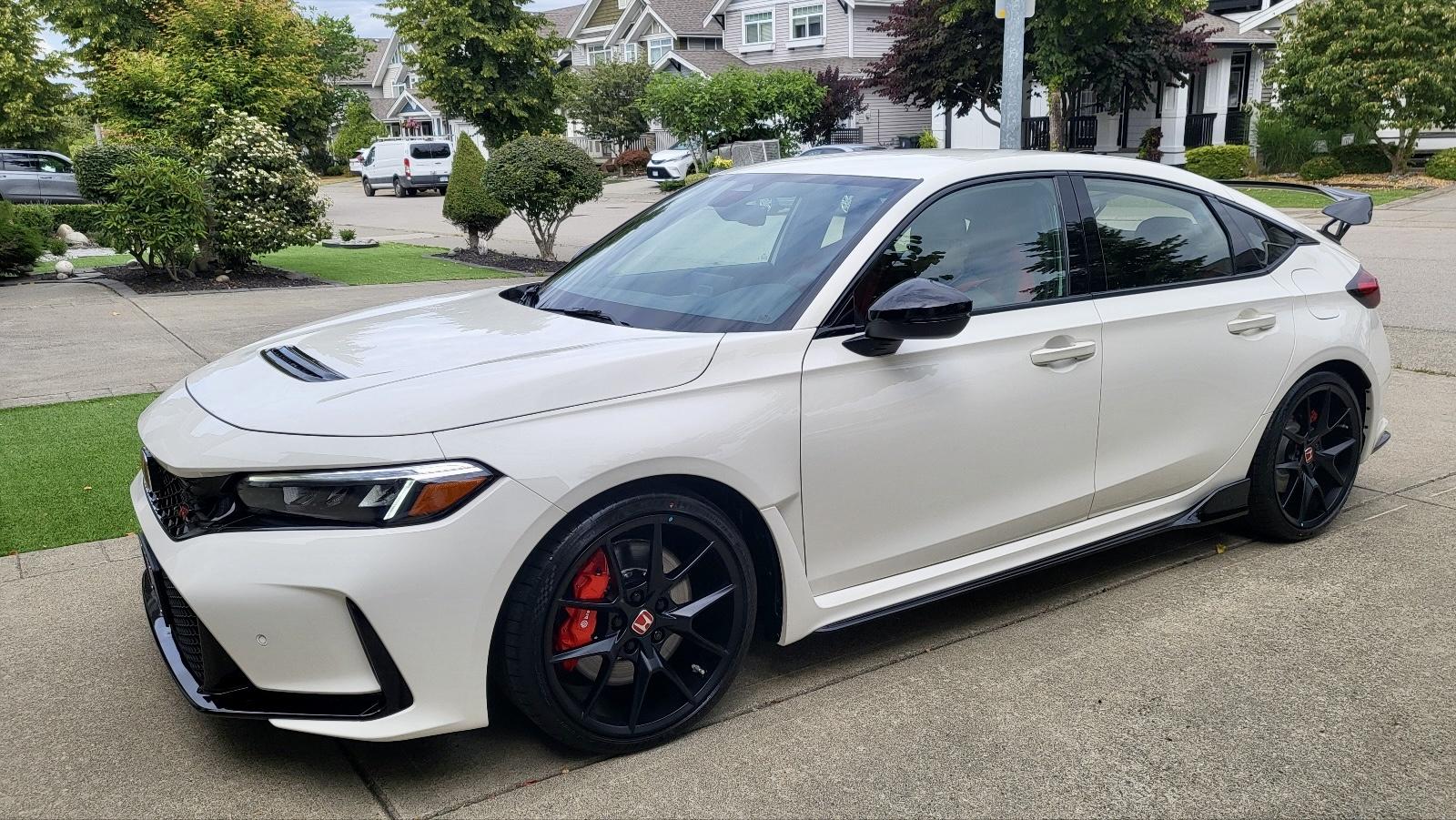 11th Gen Honda Civic Canadian dealer asked what colour Type R I want mbZdmoI