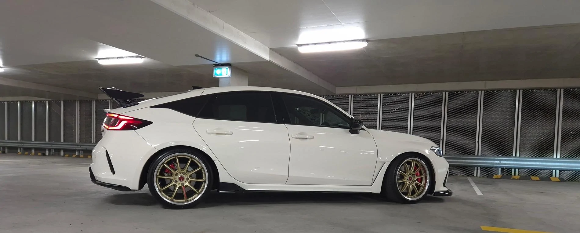 11th Gen Honda Civic Official CHAMPIONSHIP WHITE FL5 Type R Photos Thread IMG_0226