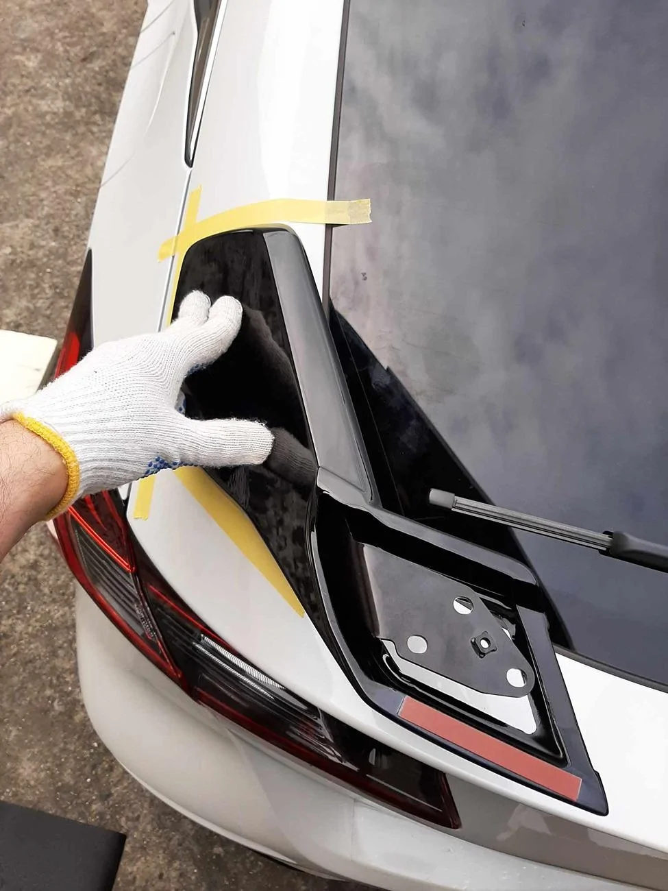 11th Gen Honda Civic HPD wing installation 453194161_10161412733584004_6485391920436901187_n