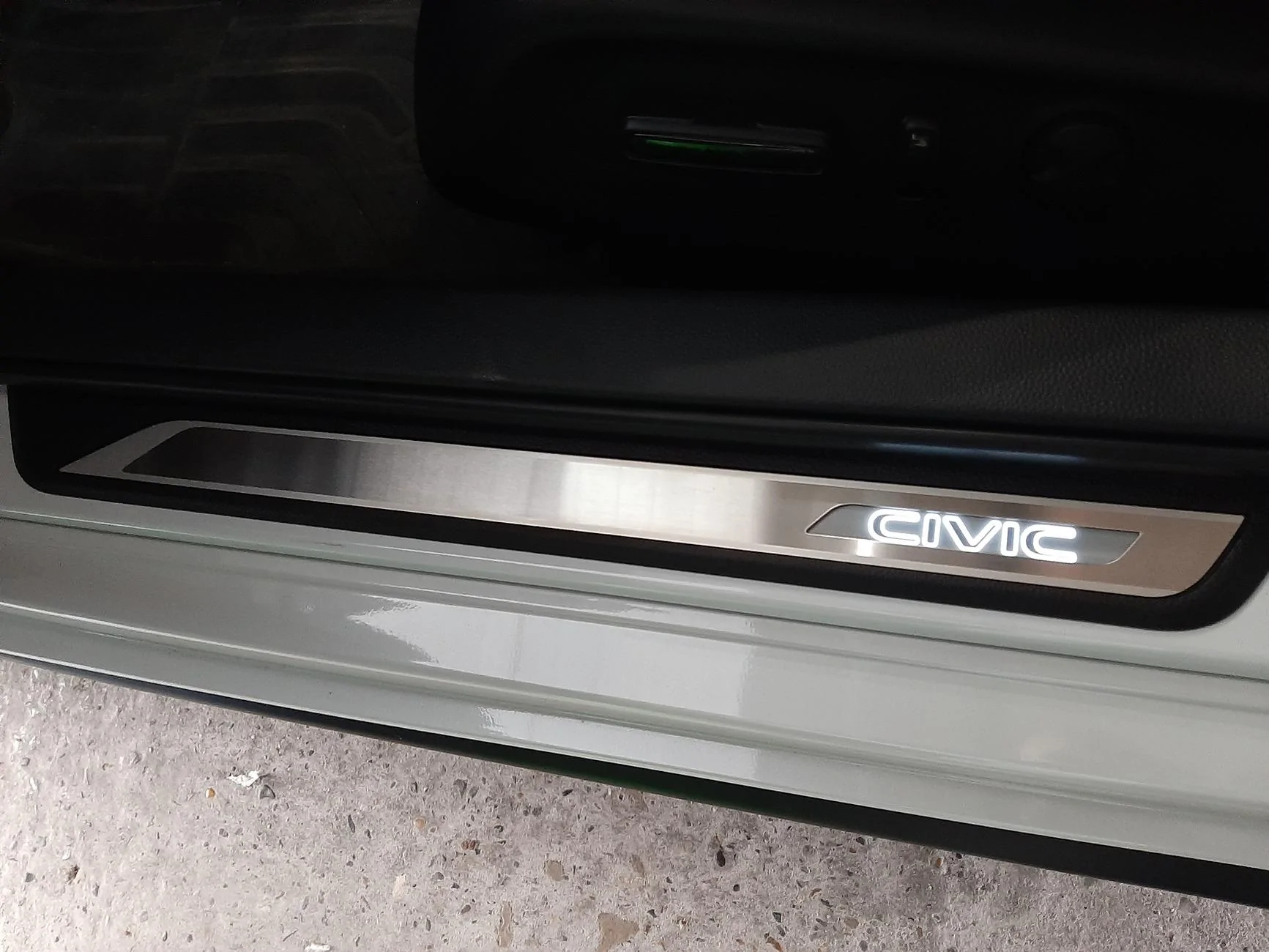 11th Gen Honda Civic fancy JDM OEM Puddle lights - trunk light kit - EU Premium Light Pack 20240903_124642