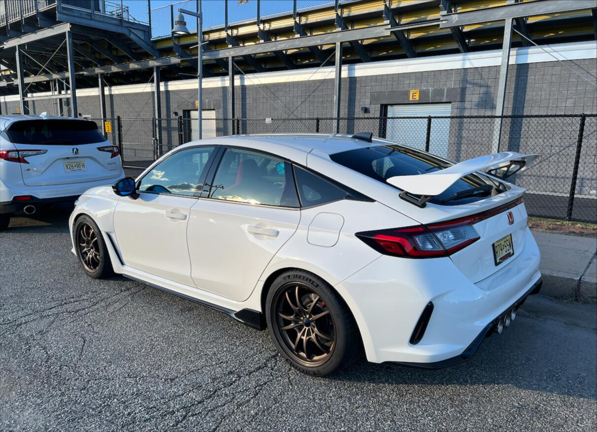11th Gen Honda Civic Official CHAMPIONSHIP WHITE FL5 Type R Photos Thread 1725816654551-o0