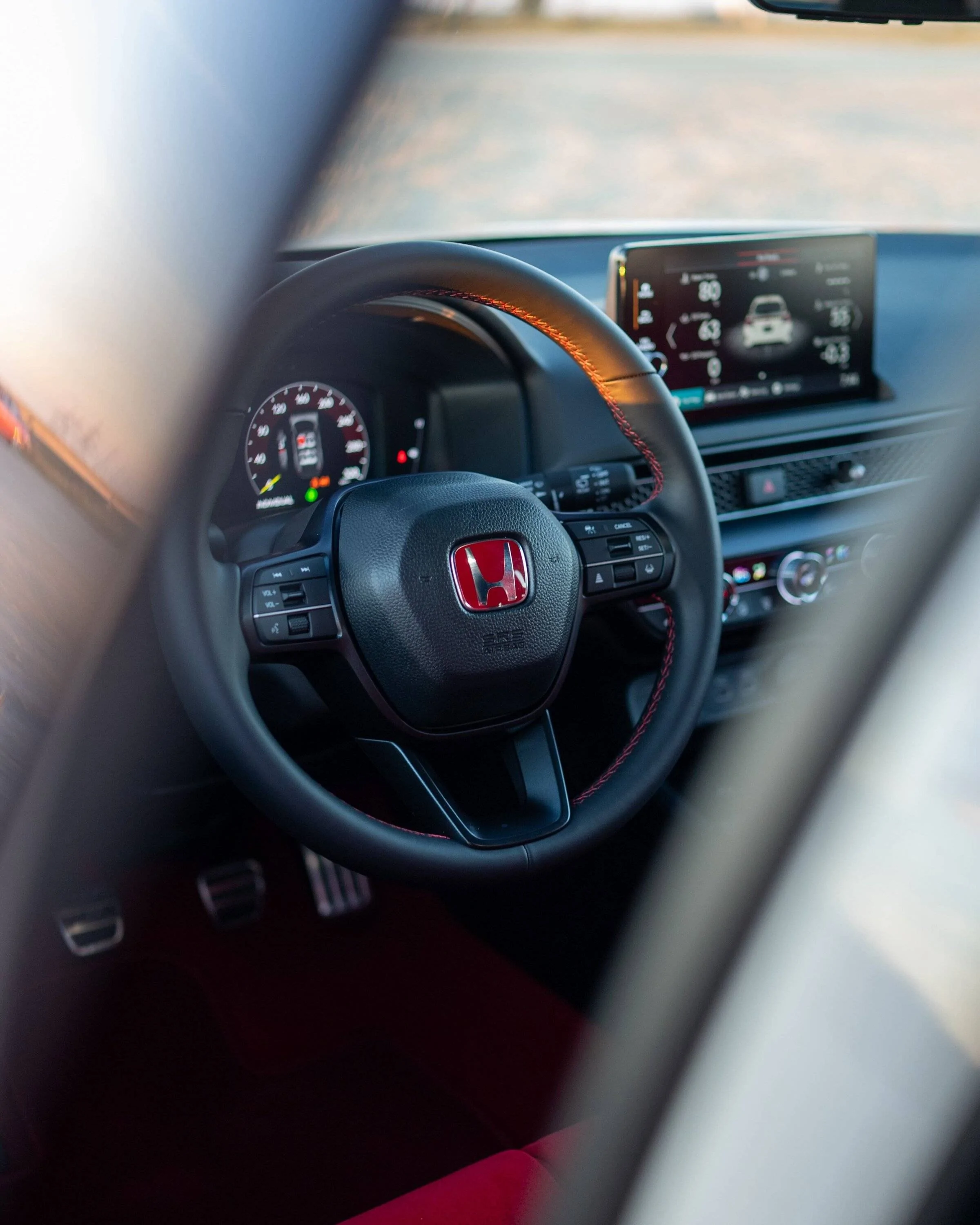 11th Gen Honda Civic POV photoshoot of Type R (YT Cool car crap car) _Z634782