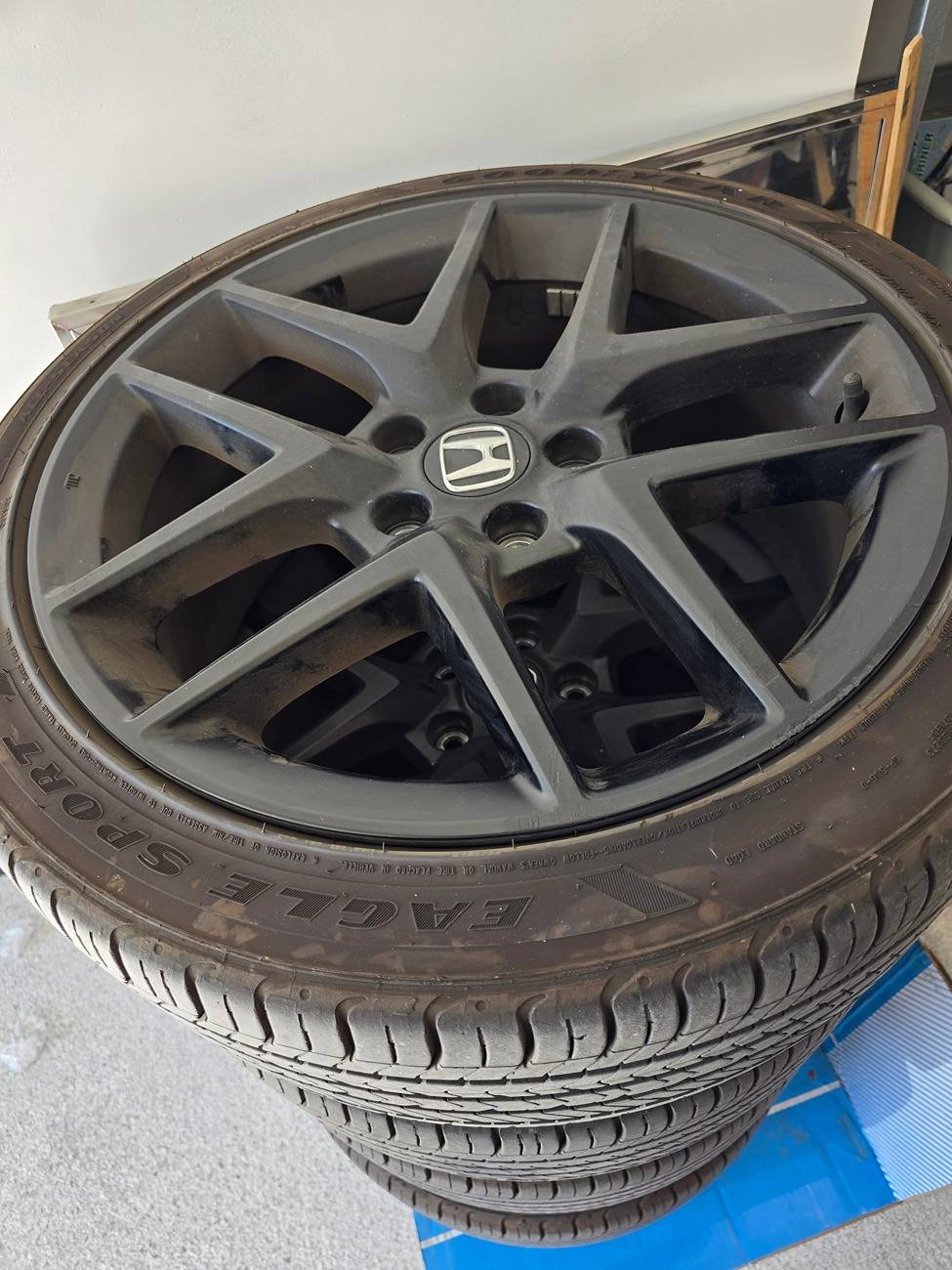 11th Gen Honda Civic [VEGAS] 2023 stock Si wheels and tires $900 1000011340
