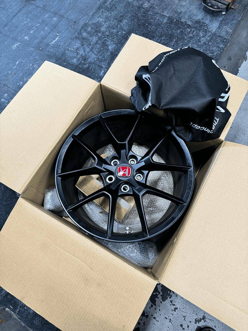 11th Gen Honda Civic SOLD. 2023 FL5 OEM Rims and Lugs for Sale (Totally forgot I still had these...) tempImage6DFaKz