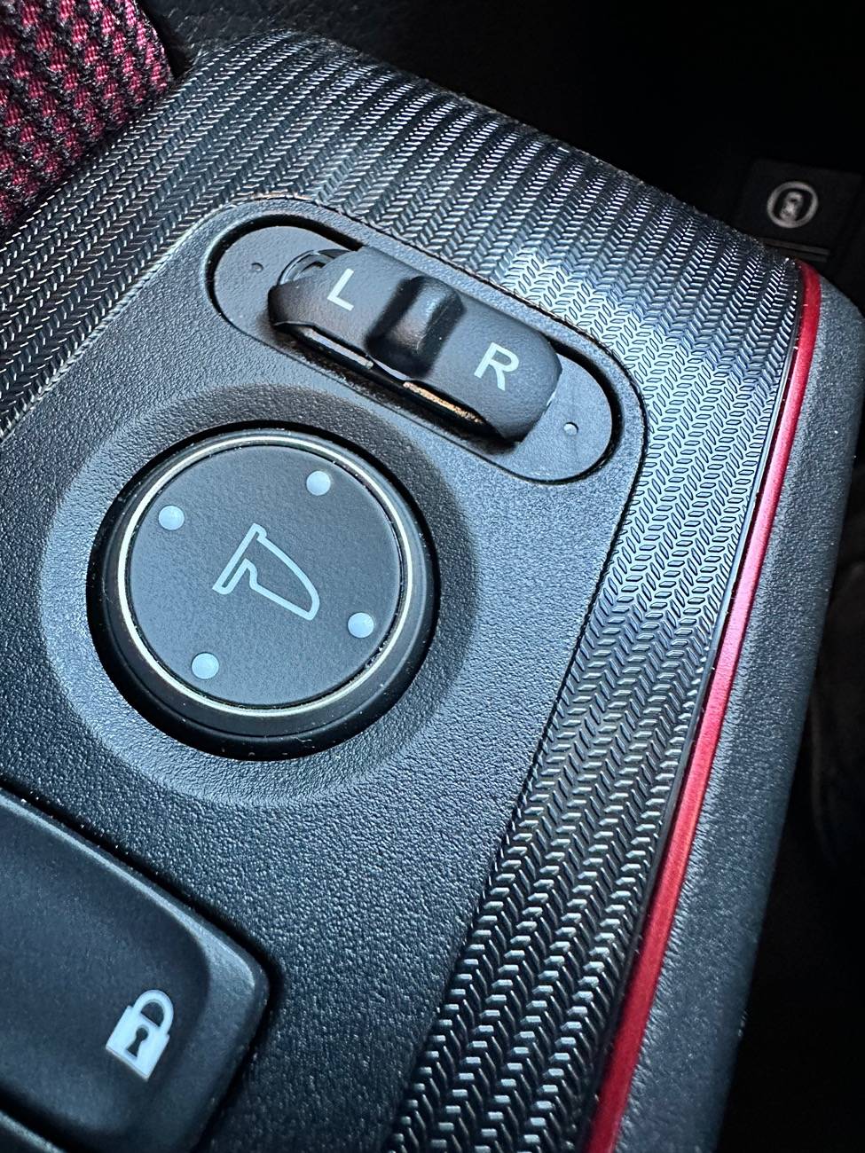 11th Gen Honda Civic Possible to Replace Side Mirror Adjustment Button? IMG_2917