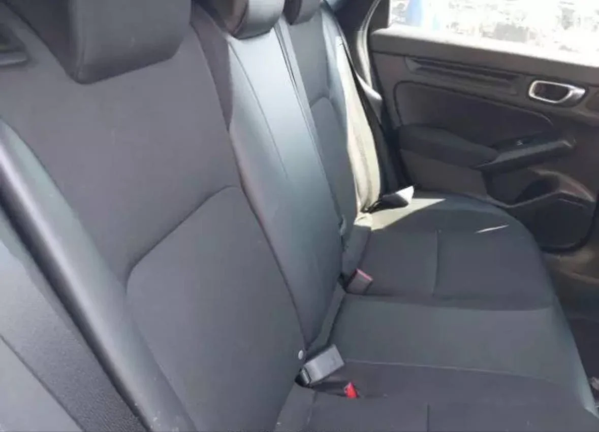 11th Gen Honda Civic Can 3-seat rear bench from Civic hatchback be fitted to FL5? IMG_4961