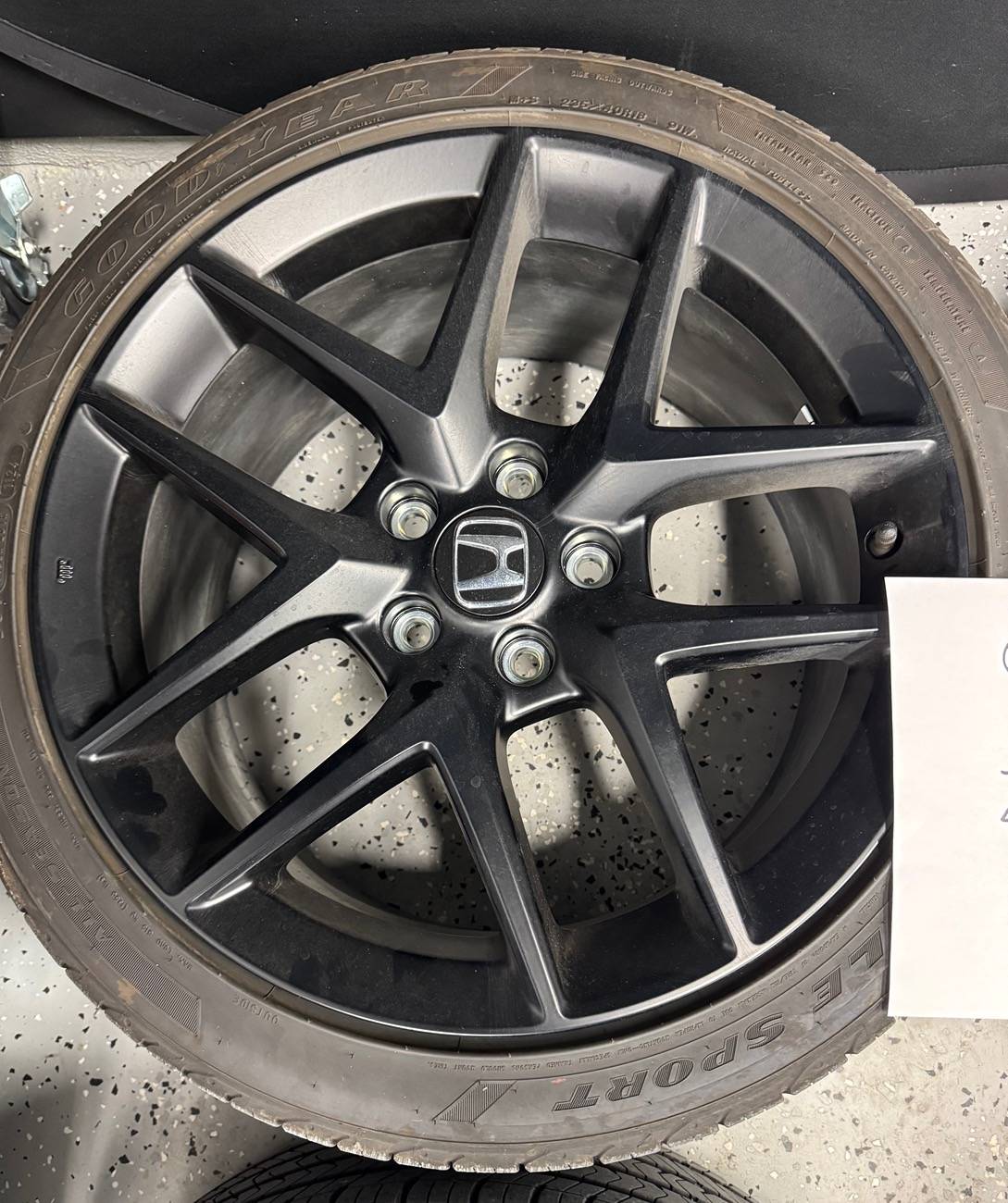 11th Gen Honda Civic 2024 OEM Civic Si Wheels and Tires. 5k Miles. IMG_6641