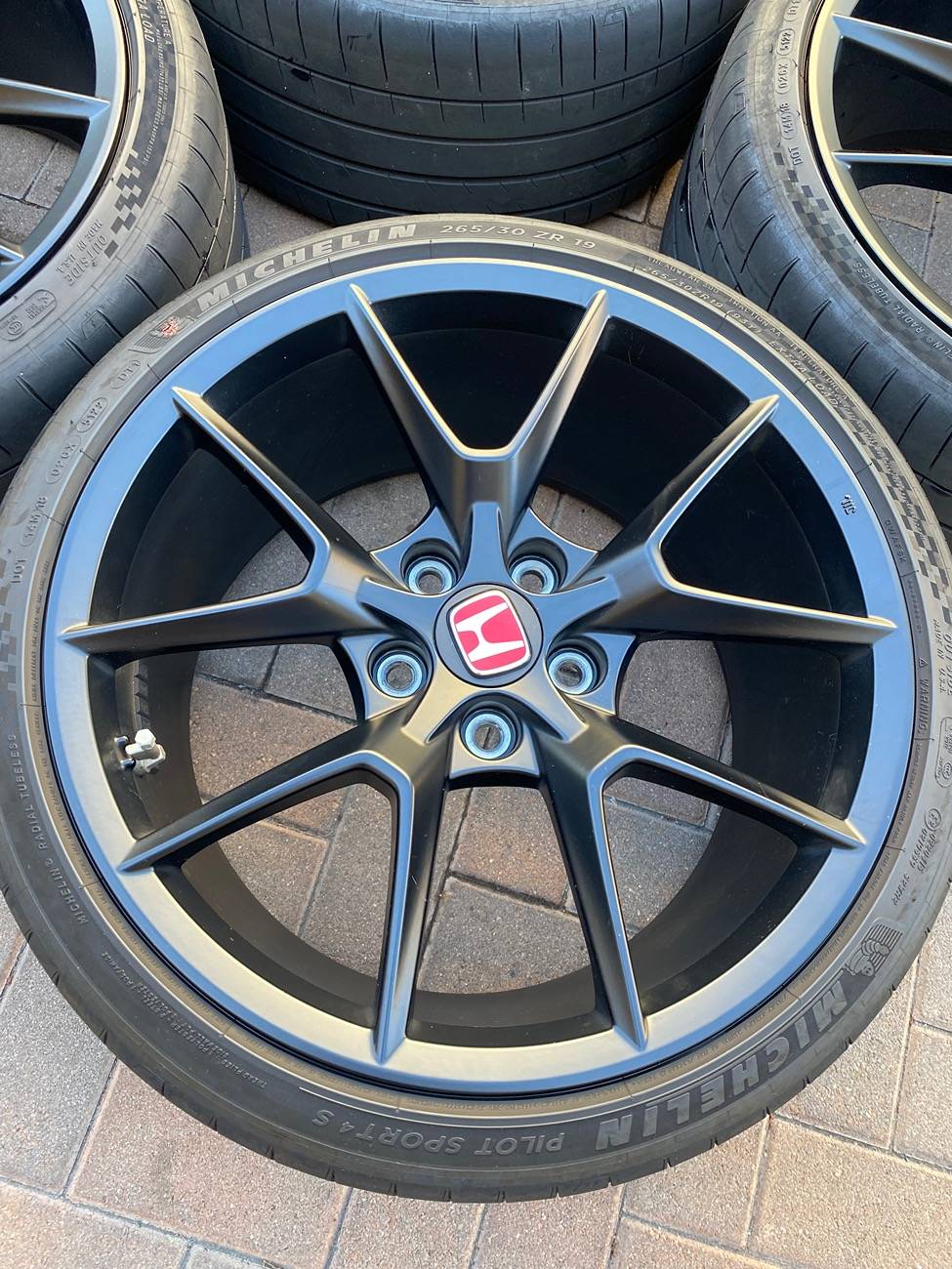 11th Gen Honda Civic SOLD: OEM 2023 FL5 Type R Rims and Tires IMG_7458