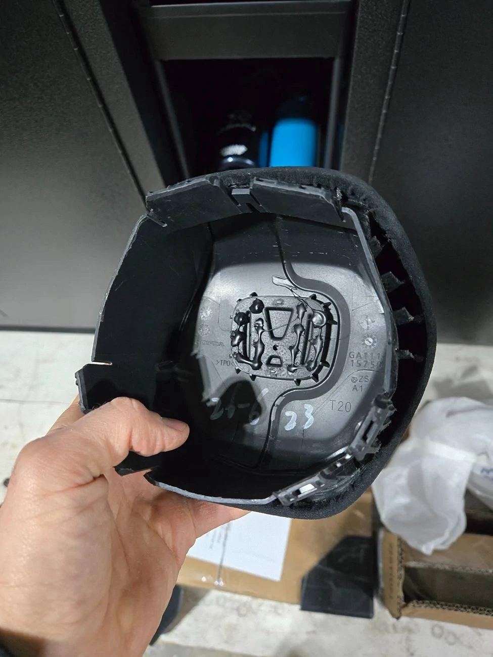 11th Gen Honda Civic How Do I Remove Steering Wheel Airbag/Horn Assembly? 20250117_170454