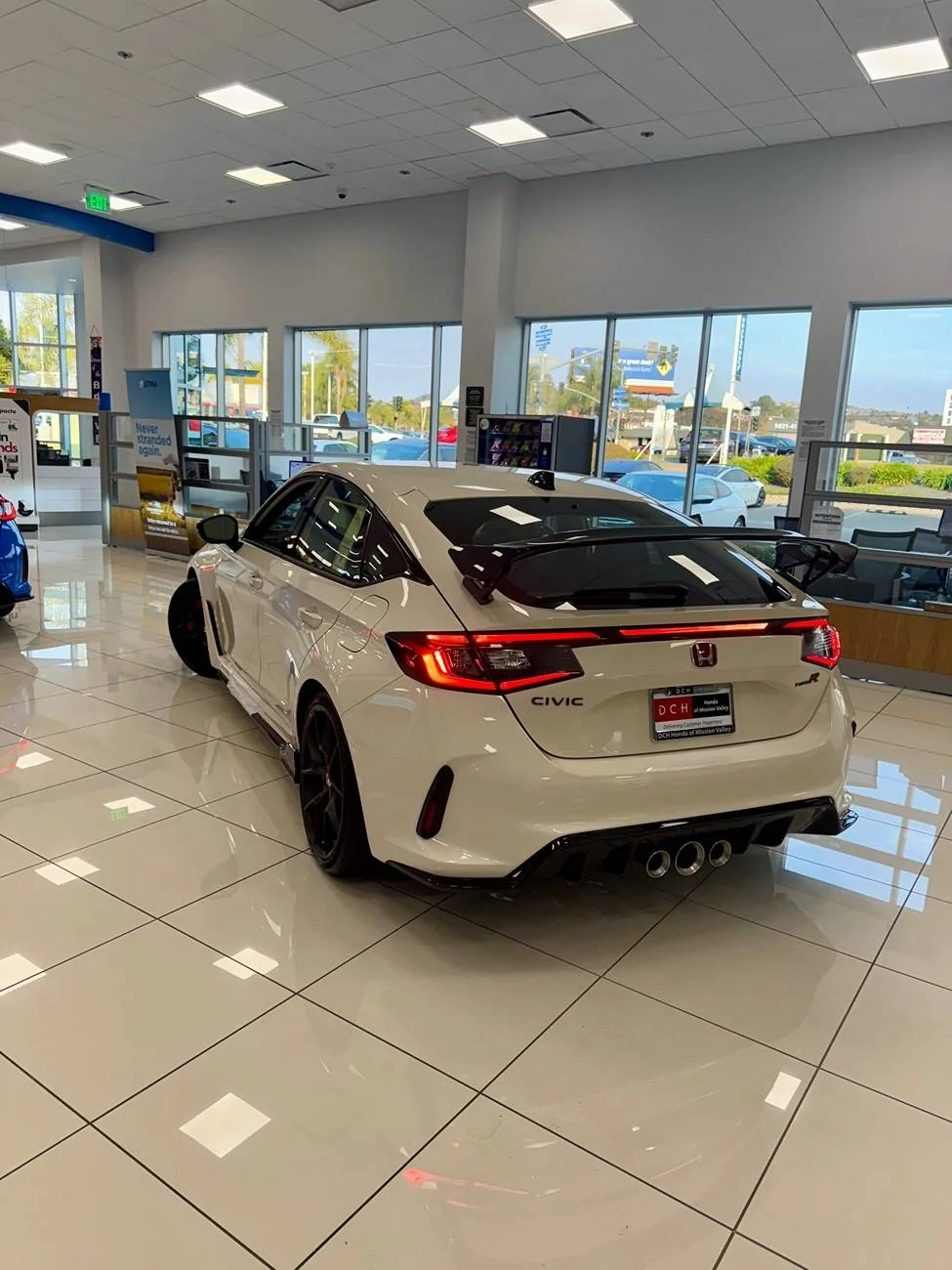 11th Gen Honda Civic Post your FL5 Civic Type R delivery pics! 🙌 📸 IMG_0983