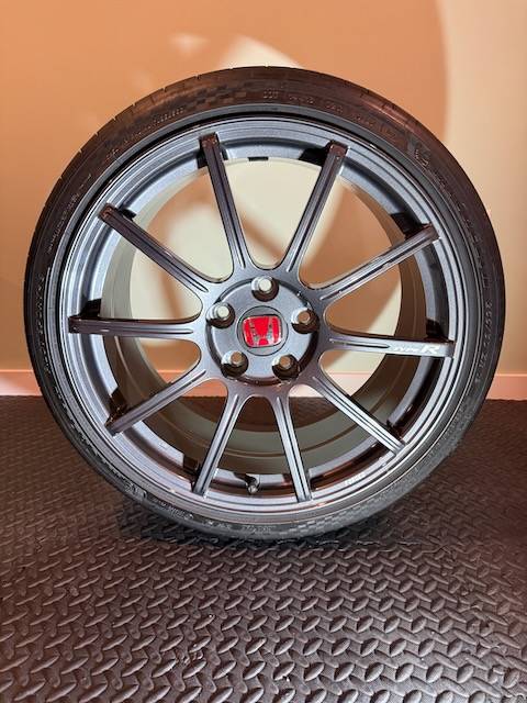 11th Gen Honda Civic OEM Type R Forged Wheels with Michelin Pilot Sport 4S Tires wheel 4 front