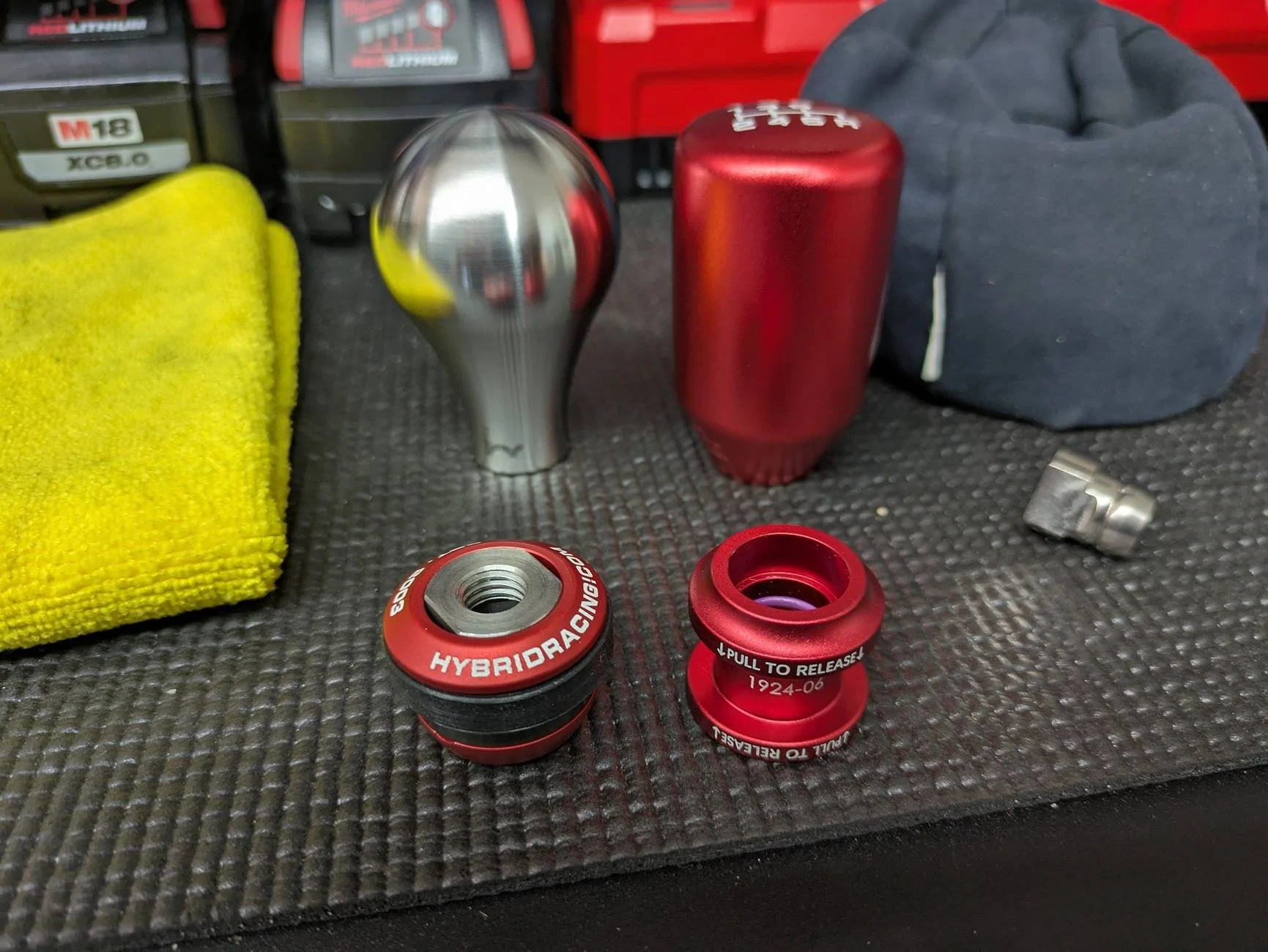 11th Gen Honda Civic Acuity Shift Boot Collar and ESCO-T6 Shift Knob in Red PXL_20250226_185337077